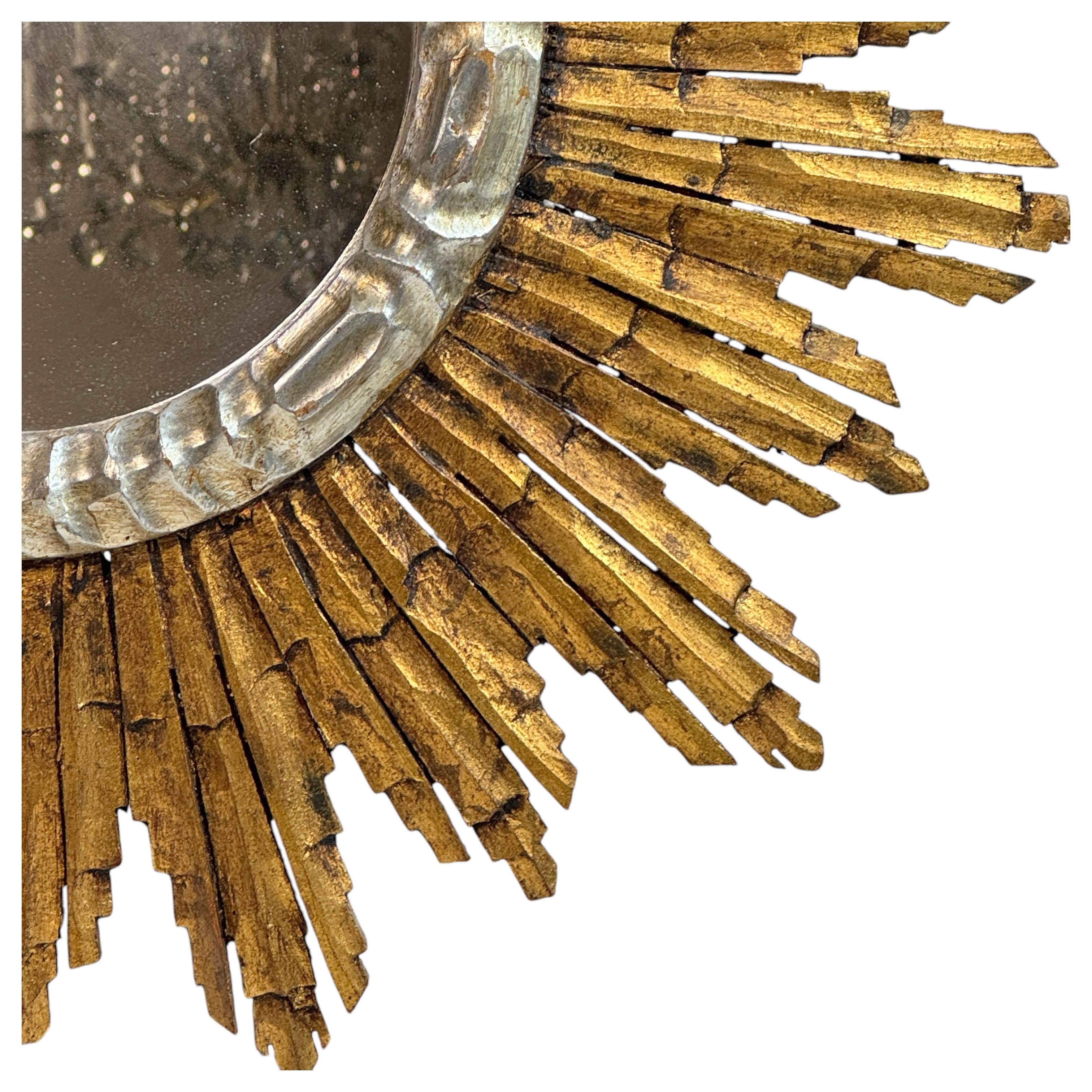Schöne Starburst Sunburst vergoldetes Holz Spiegel Italien, circa 1950er Jahre (Vergoldet) im Angebot