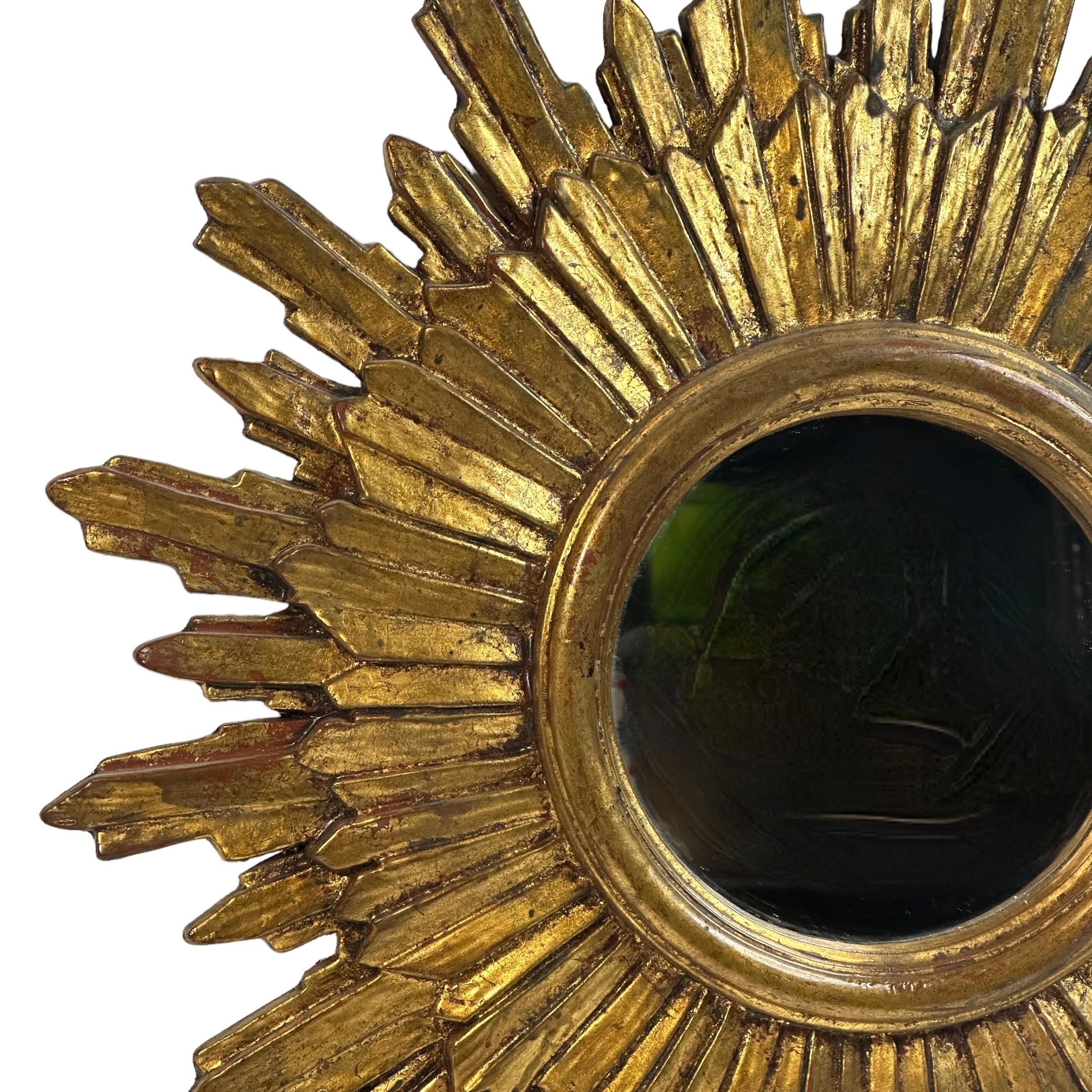 Mid-20th Century Beautiful Starburst Sunburst Gilded Wood Mirror Italy, circa 1950s