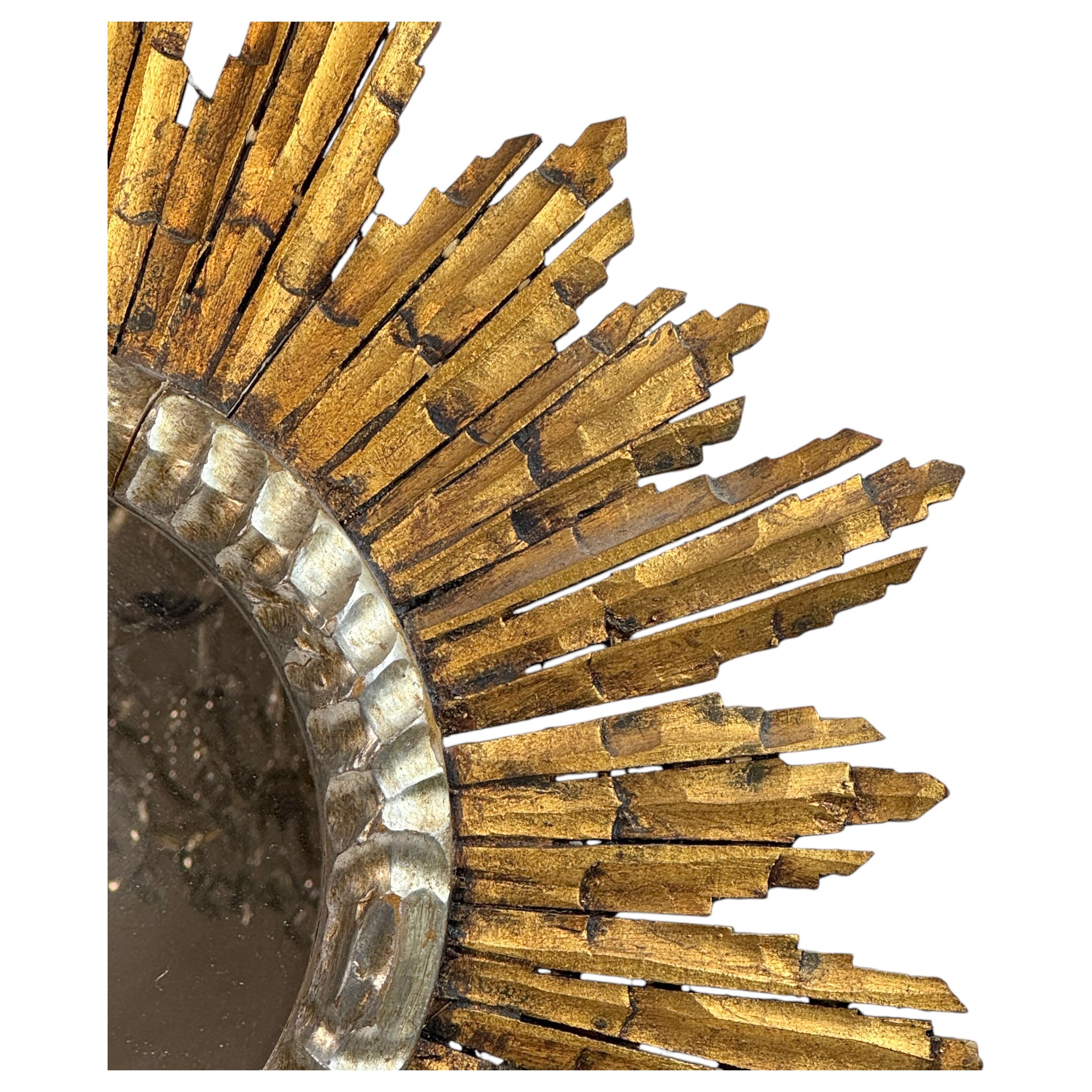 Schöne Starburst Sunburst vergoldetes Holz Spiegel Italien, circa 1950er Jahre (Mitte des 20. Jahrhunderts) im Angebot