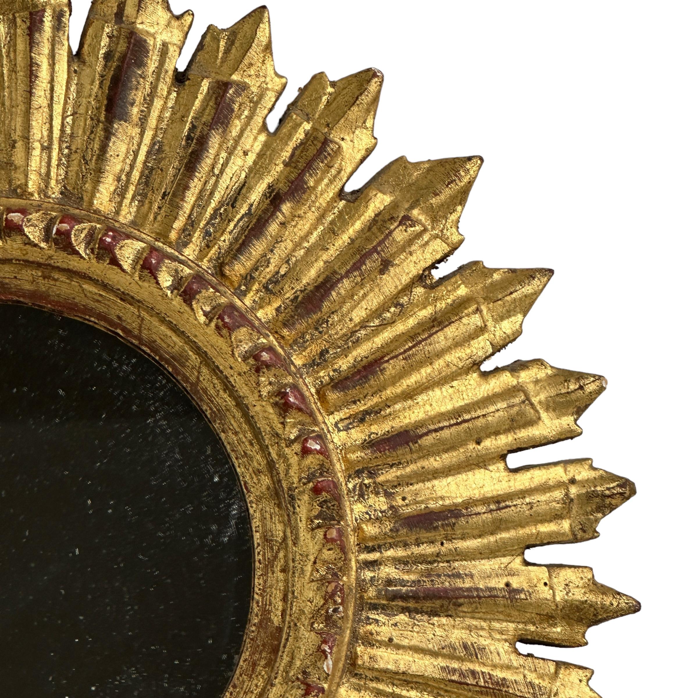 Beautiful Starburst Sunburst Gilded Wood Mirror Italy, circa 1960s For Sale 1
