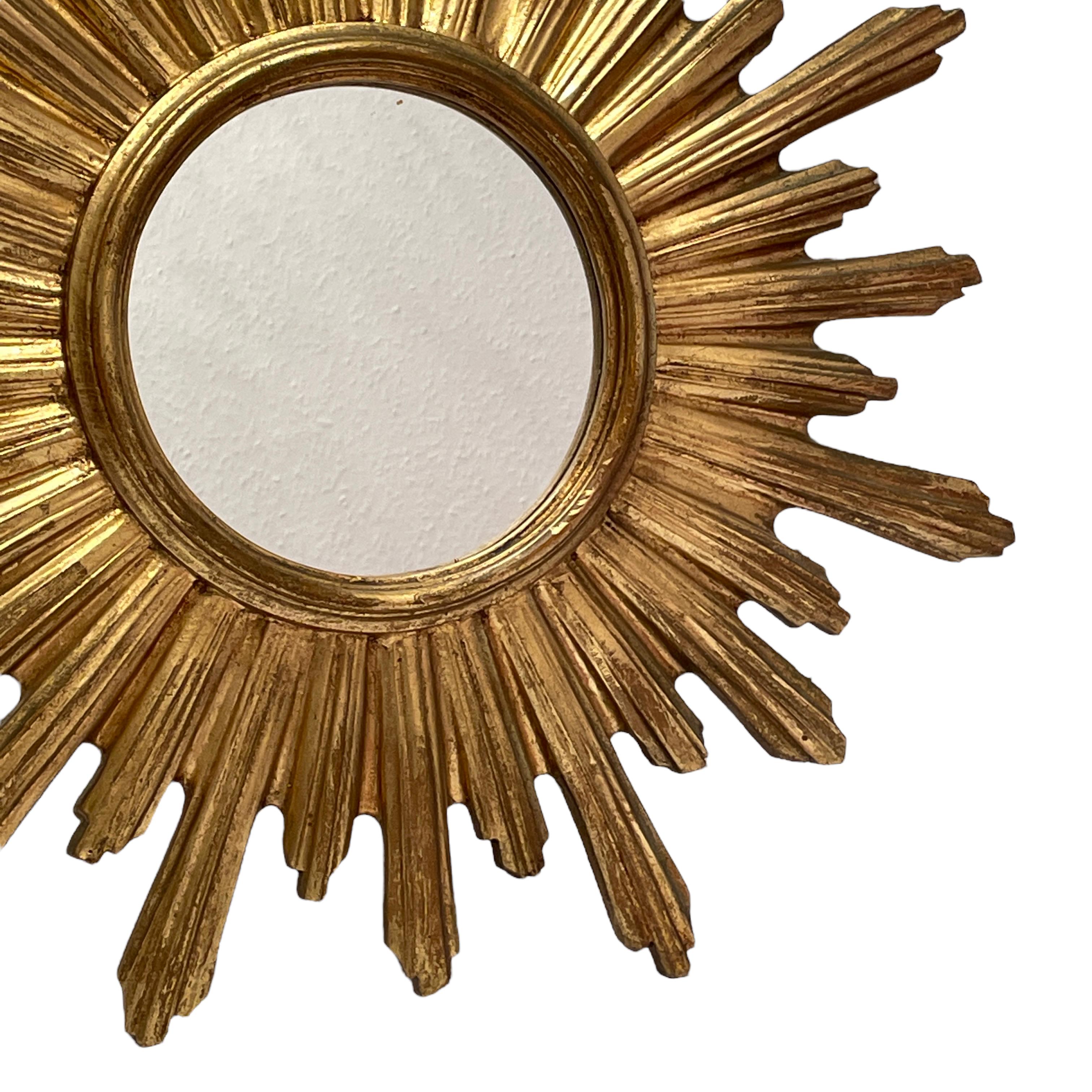 Hollywood Regency Beautiful Starburst Sunburst Mirror Gilded Resin, Belgium, circa 1960s