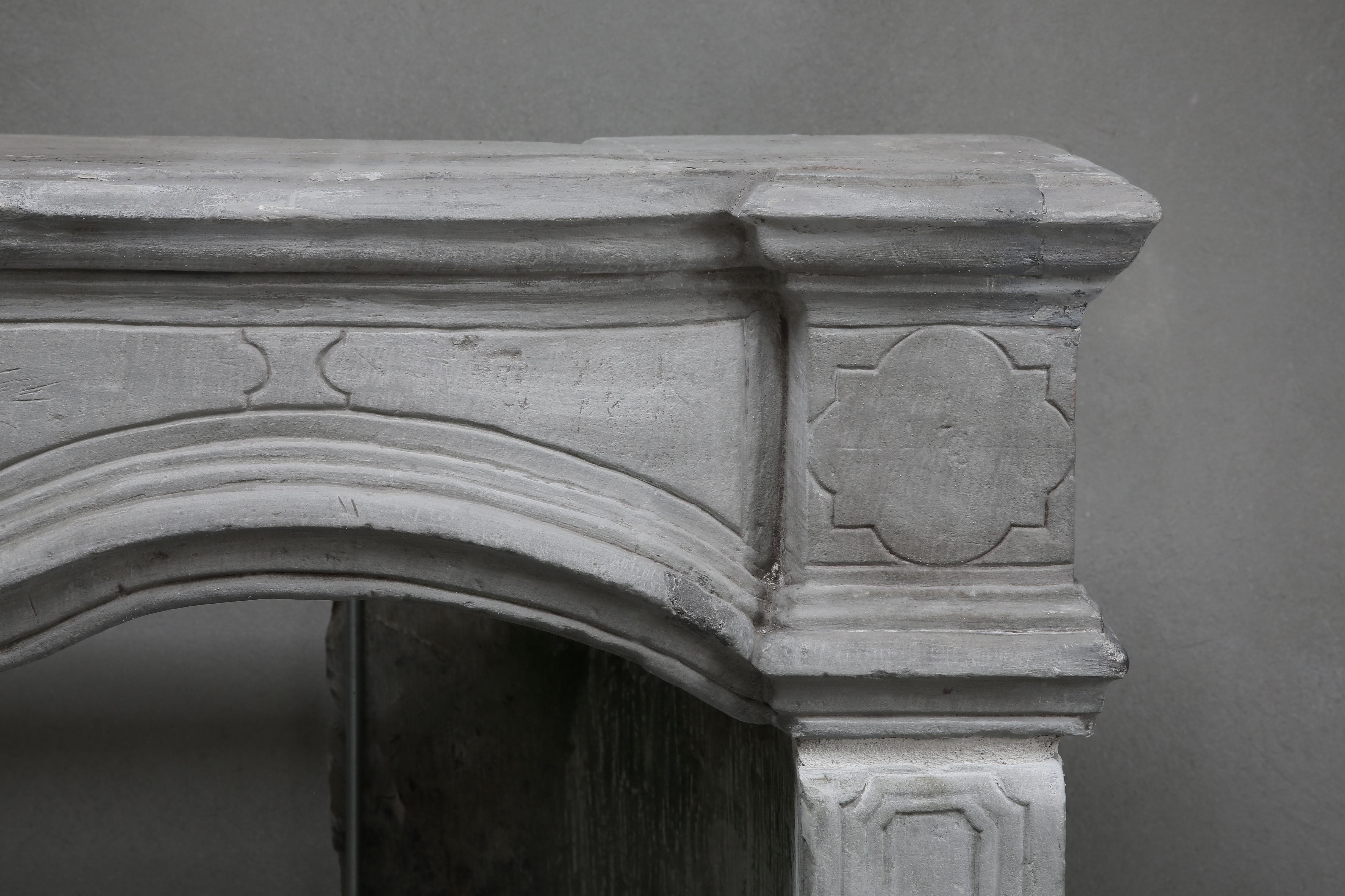 18th Century and Earlier Beautiful Stately and Carved French Limestone, 18th Century, Louis XIV For Sale