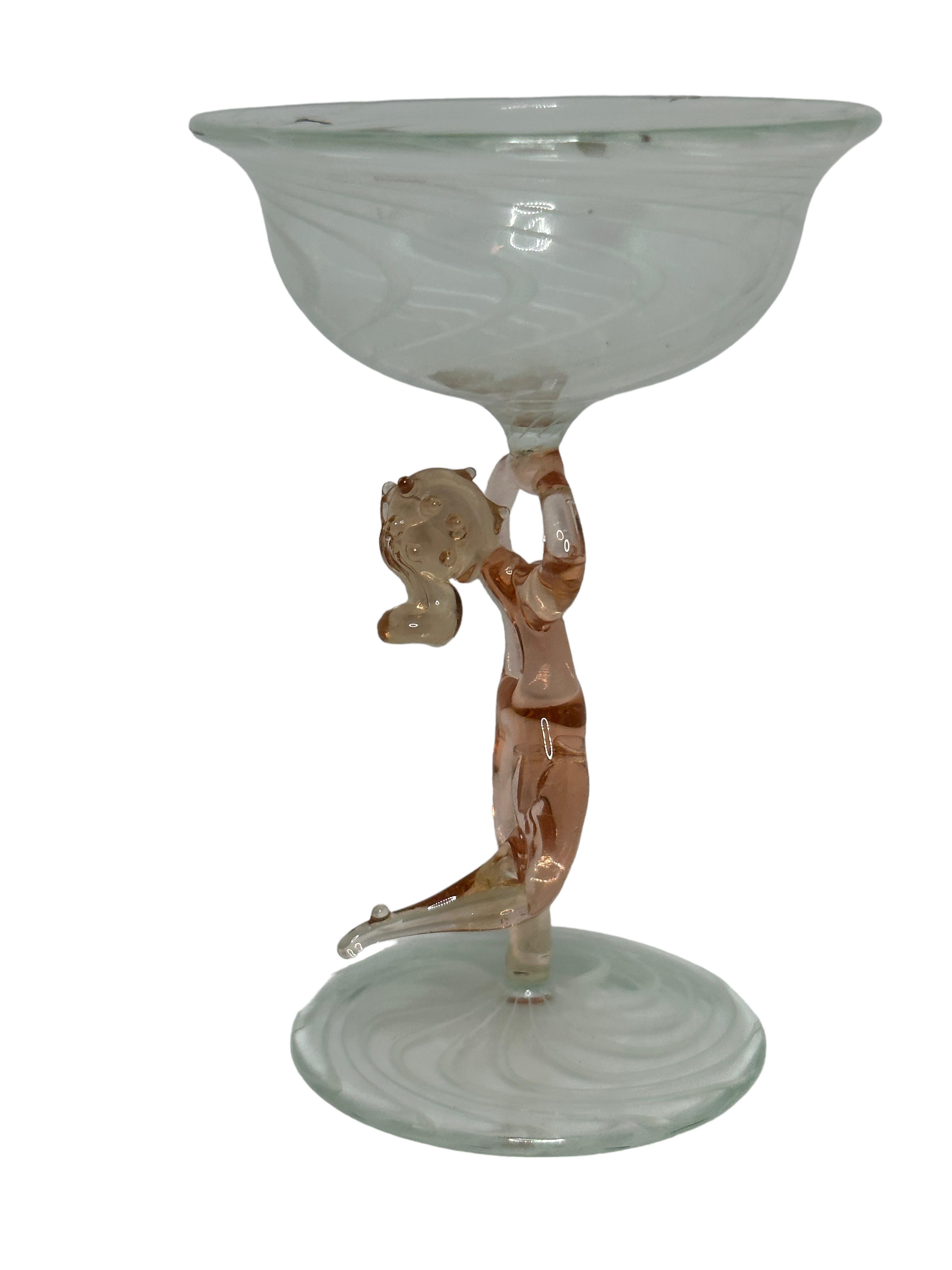Schönes Stemware-Cocktailglas, Akt-Damenstiel, Bimini-Kunst, Österreich (Art déco) im Angebot