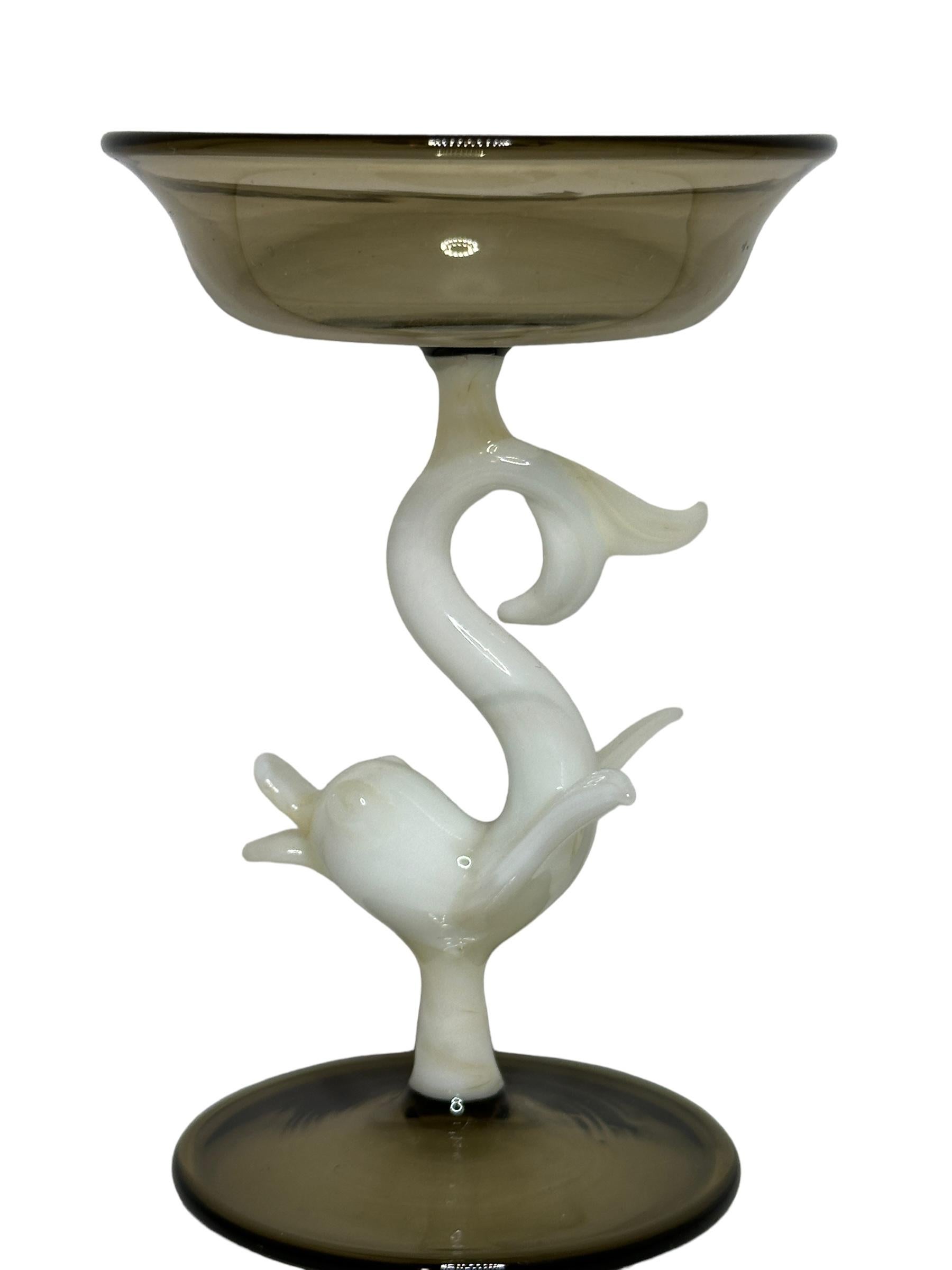 Schönes Stielglas Likörglas, Delphin Fisch Stem, Bimini Art Vintage Österreich (Deutsch) im Angebot