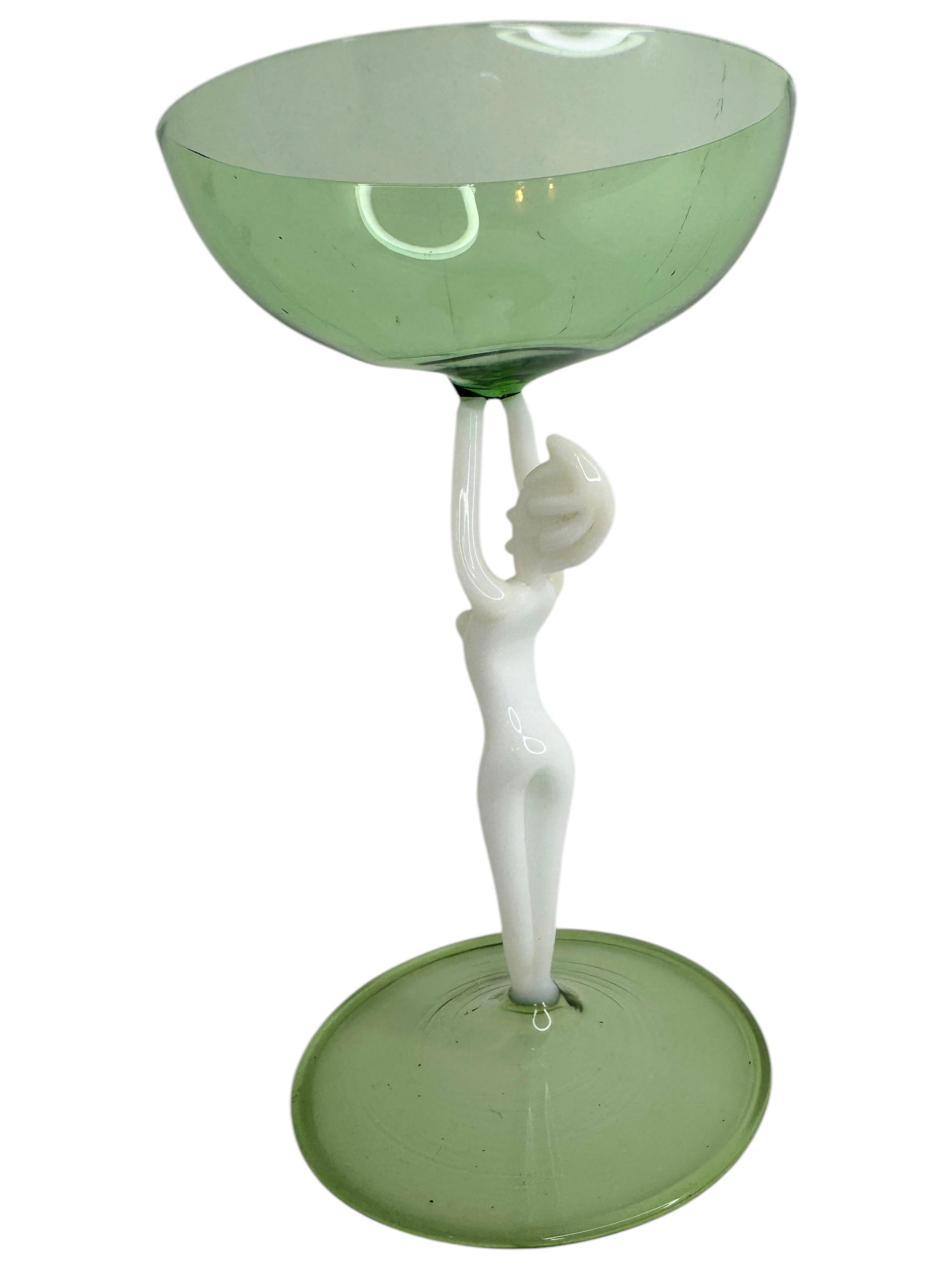 Preciosa copa de licor Stemware, tallo de dama desnuda, Bimini Art Vintage Austria en venta 3