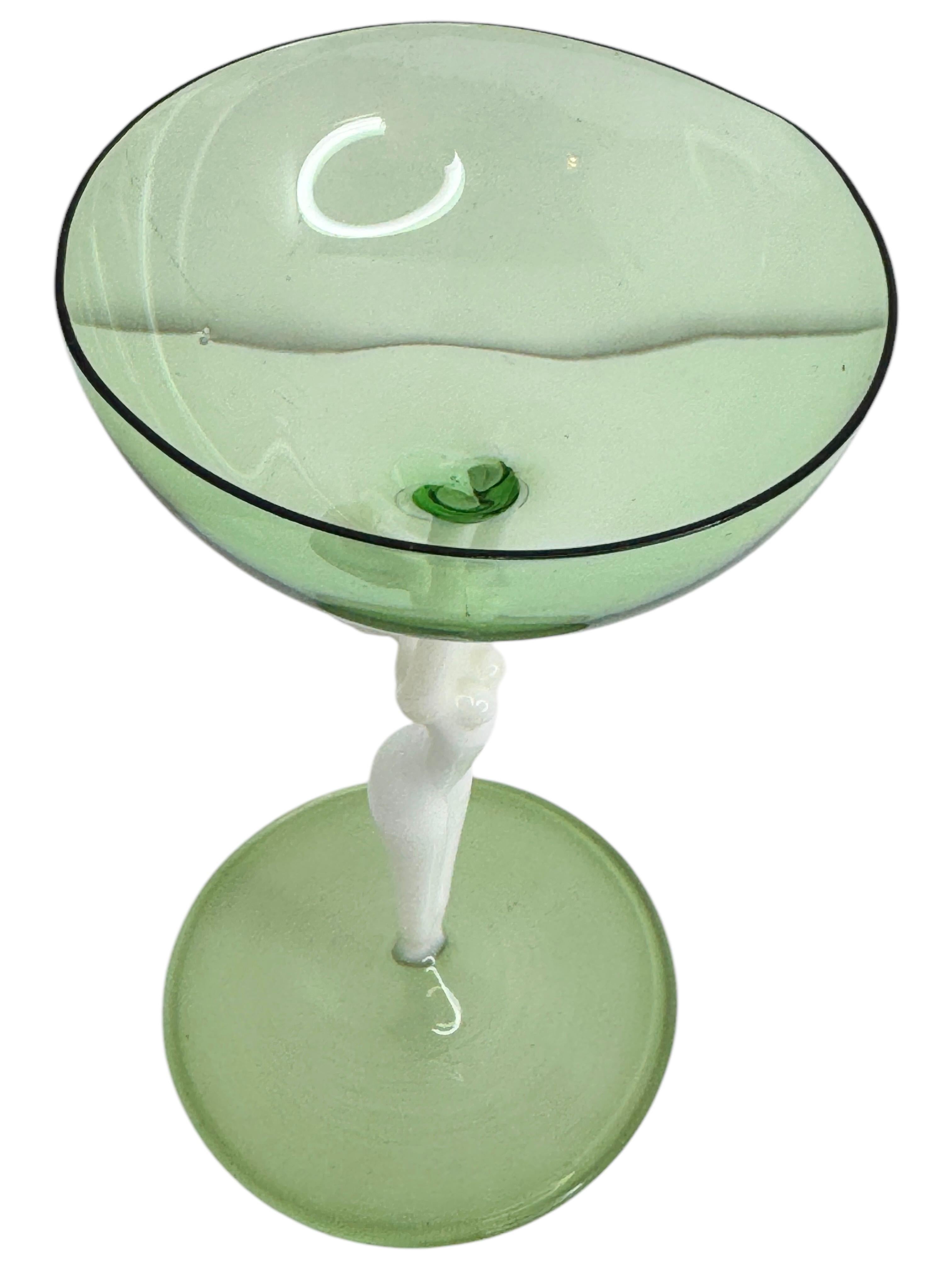Preciosa copa de licor Stemware, tallo de dama desnuda, Bimini Art Vintage Austria en venta 8