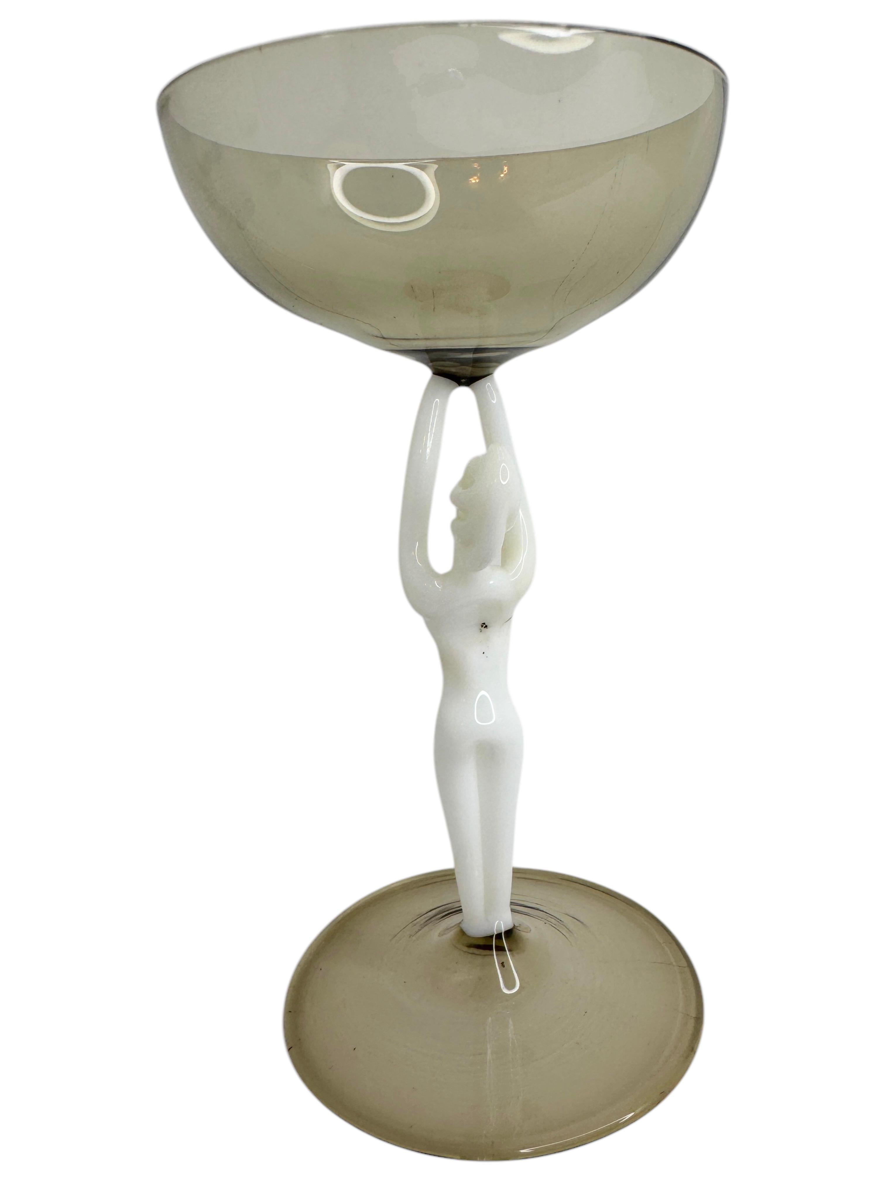 Preciosa copa de licor Stemware, tallo de dama desnuda, Bimini Art Vintage Austria Alemán en venta
