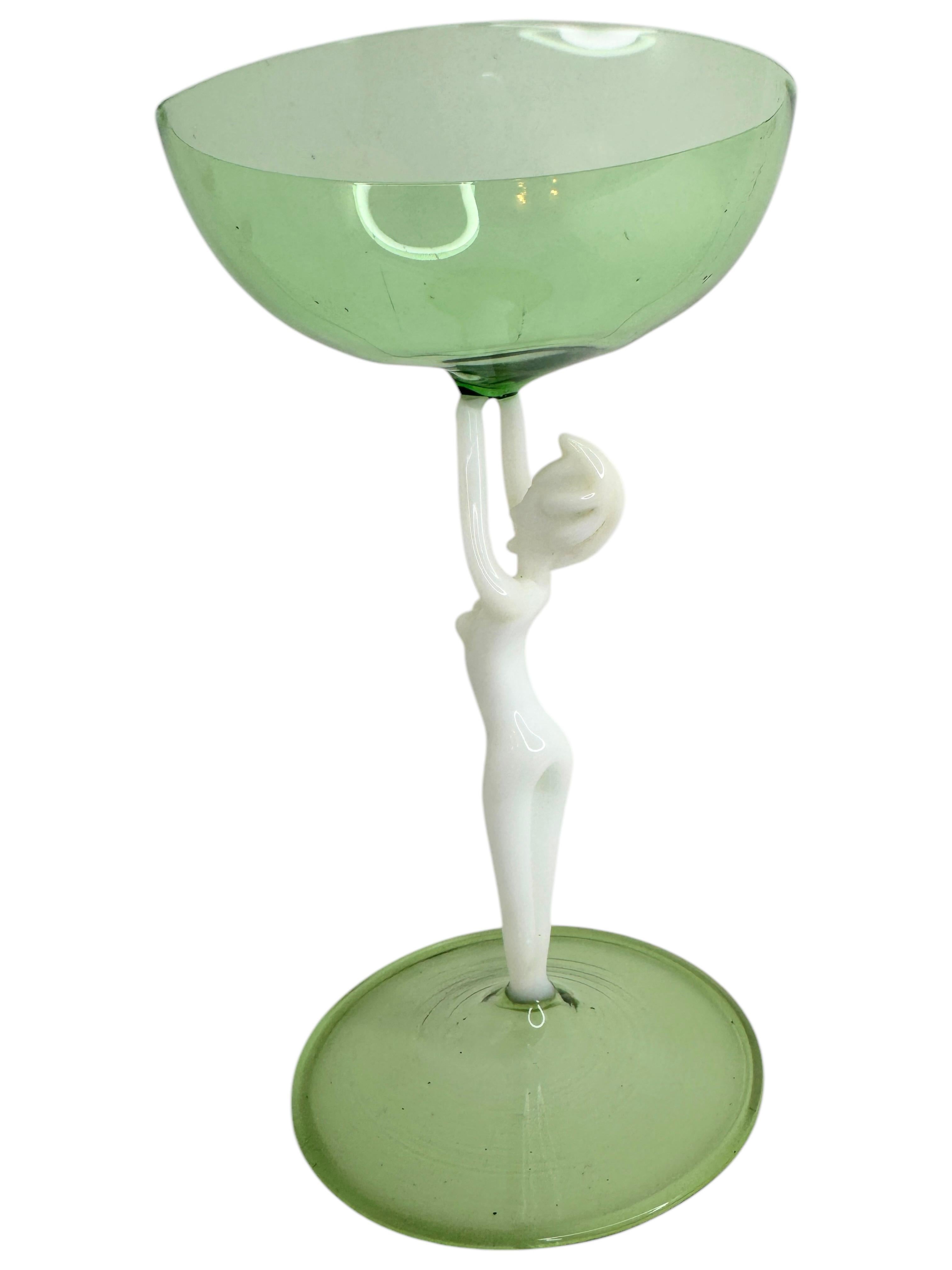 Preciosa copa de licor Stemware, tallo de dama desnuda, Bimini Art Vintage Austria Alemán en venta