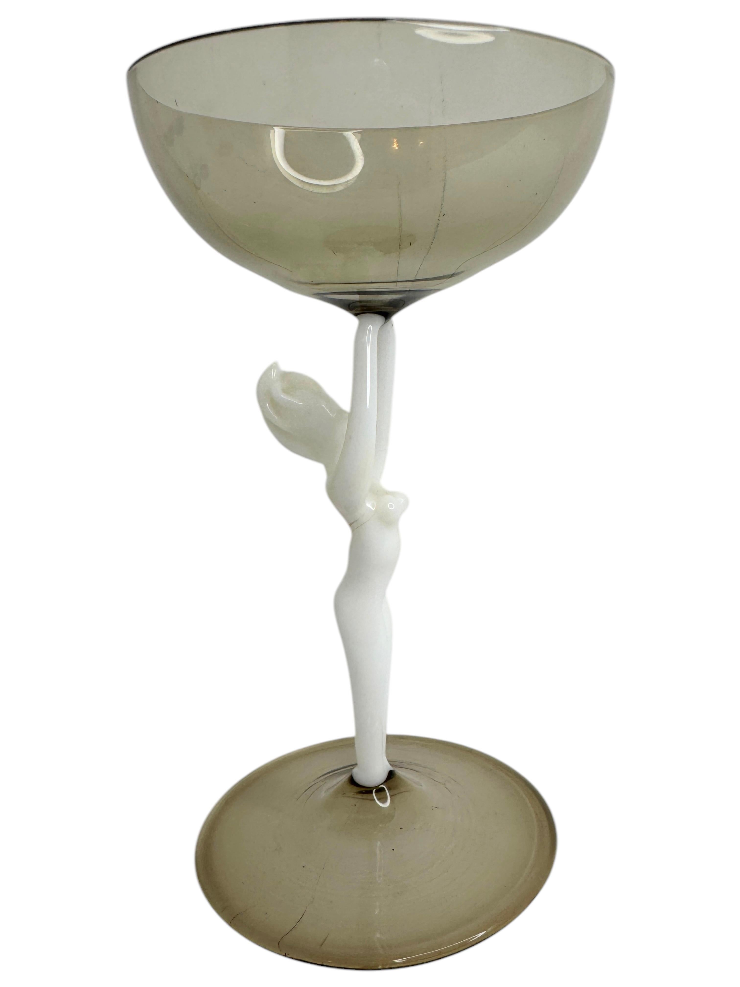 Preciosa copa de licor Stemware, tallo de dama desnuda, Bimini Art Vintage Austria en Bueno estado para la venta en Nuernberg, DE