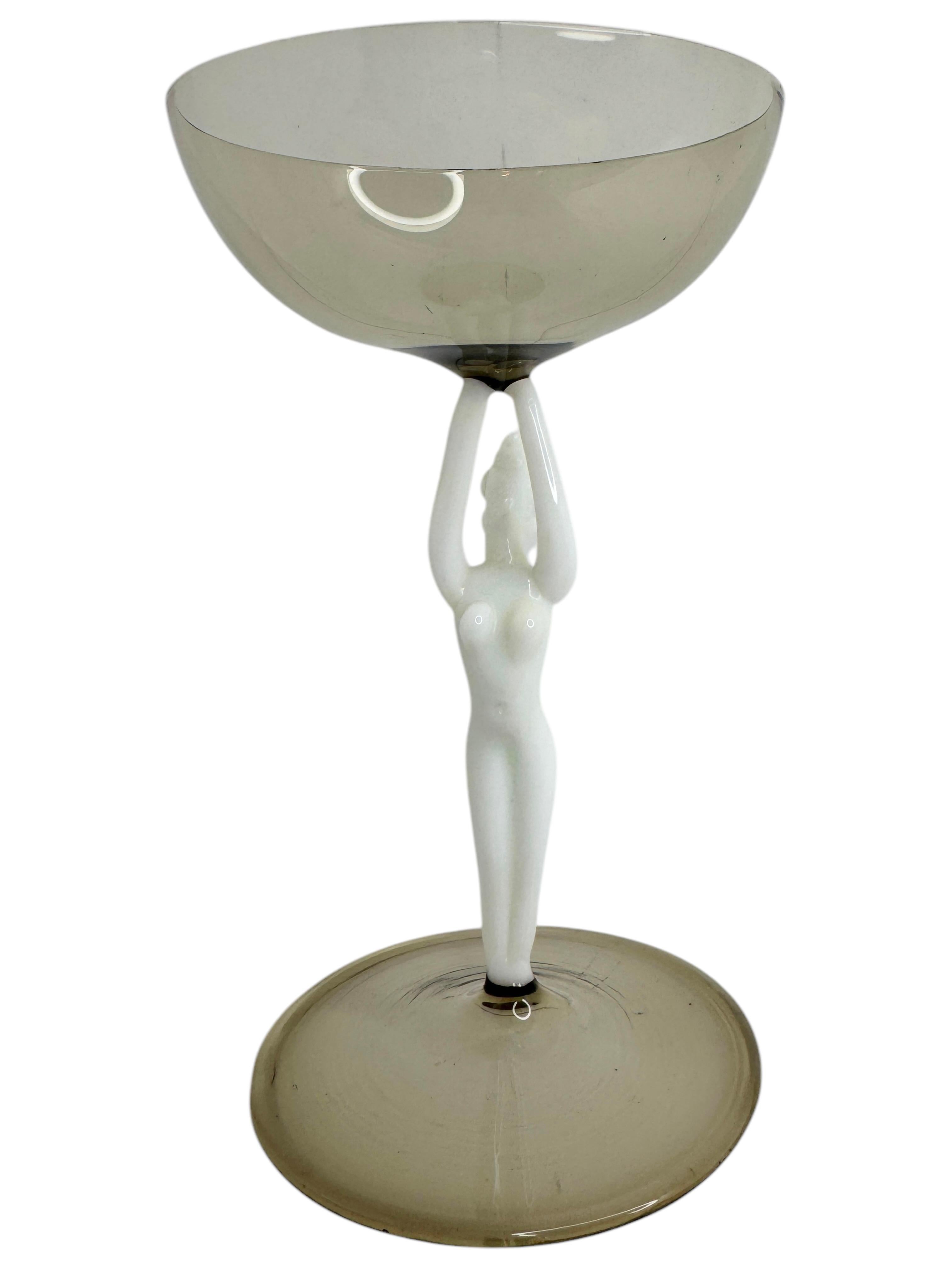 Verre brun Verre à liqueur Beautiful Stemware, Nude Lady Stem, Bimini Art Vintage Austria en vente
