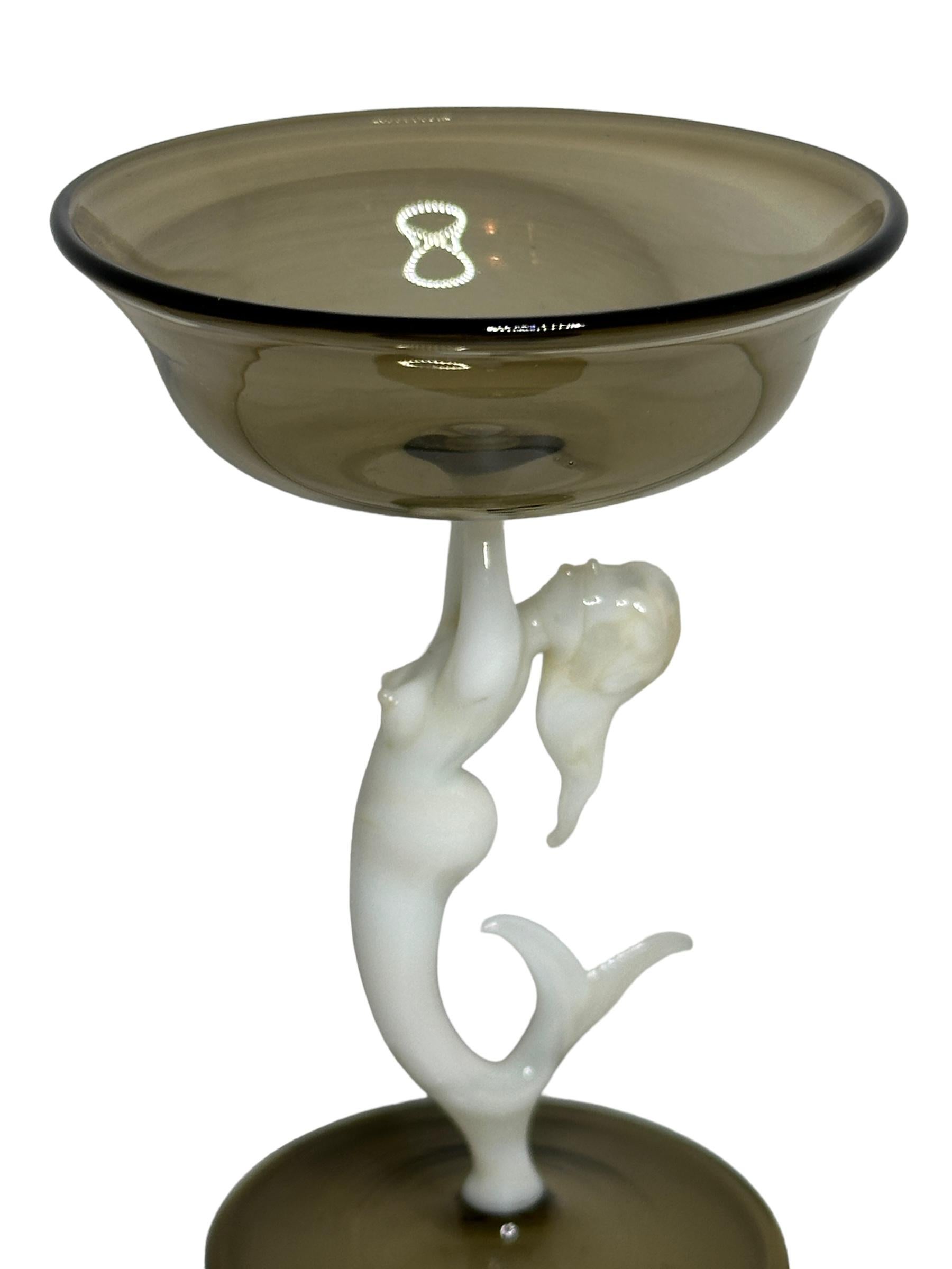 Schönes Stielglas Likörglas, Nackte Meerjungfrau Stem, Bimini Art Vintage Österreich (Handgefertigt) im Angebot