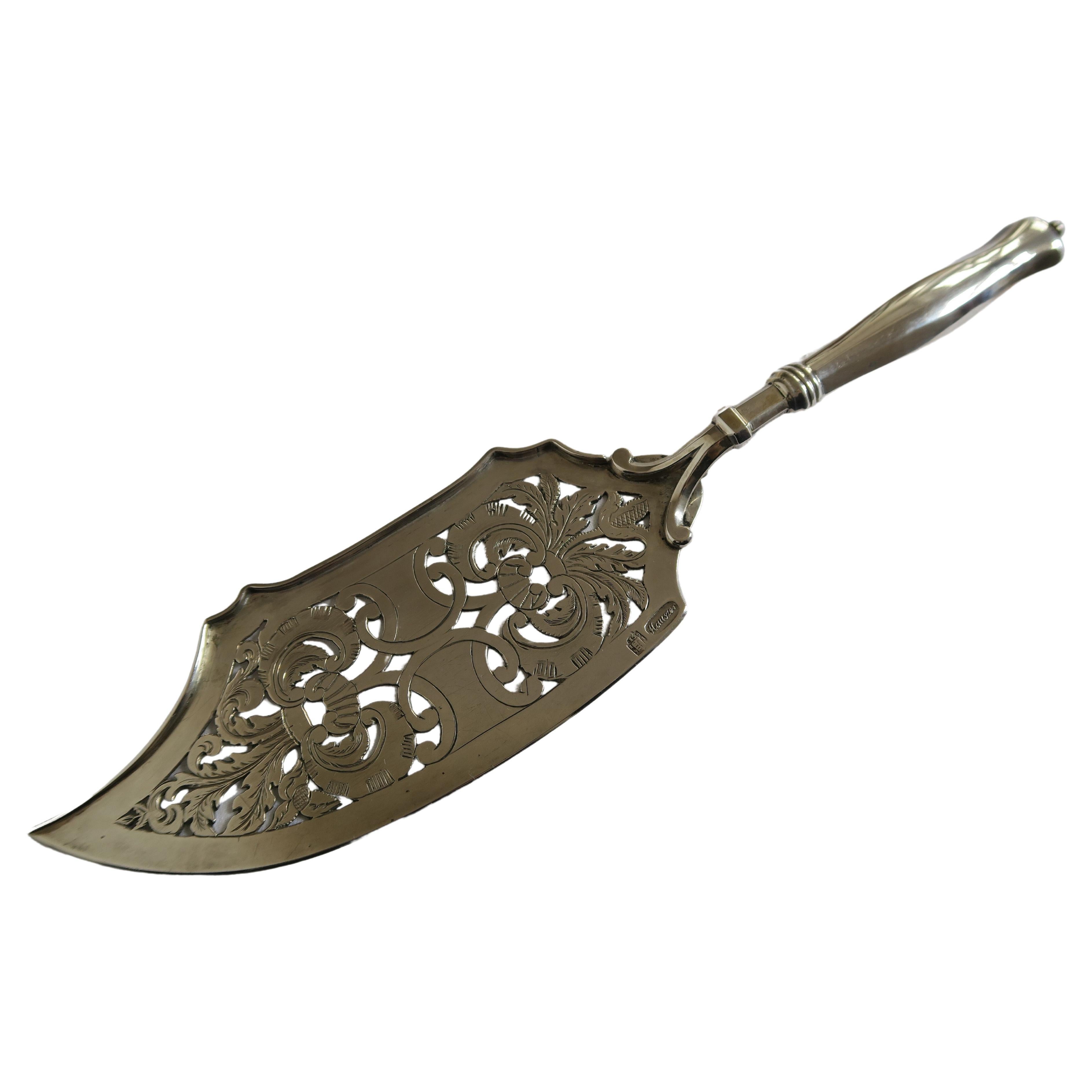 Beautiful Sterling Silver Cake or Fish Shovel K+K Monarchy Austria For Sale
