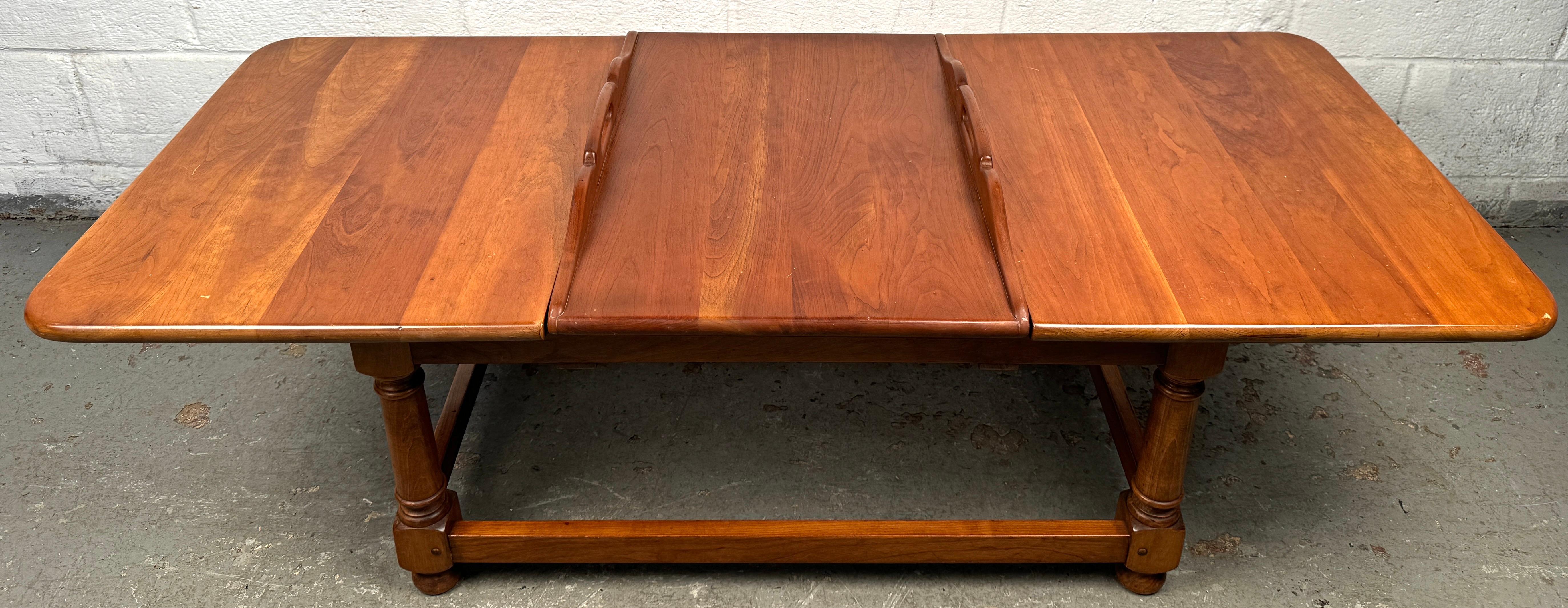 Beautiful Stickley Maple Draw Leaf Coffee Table For Sale 5