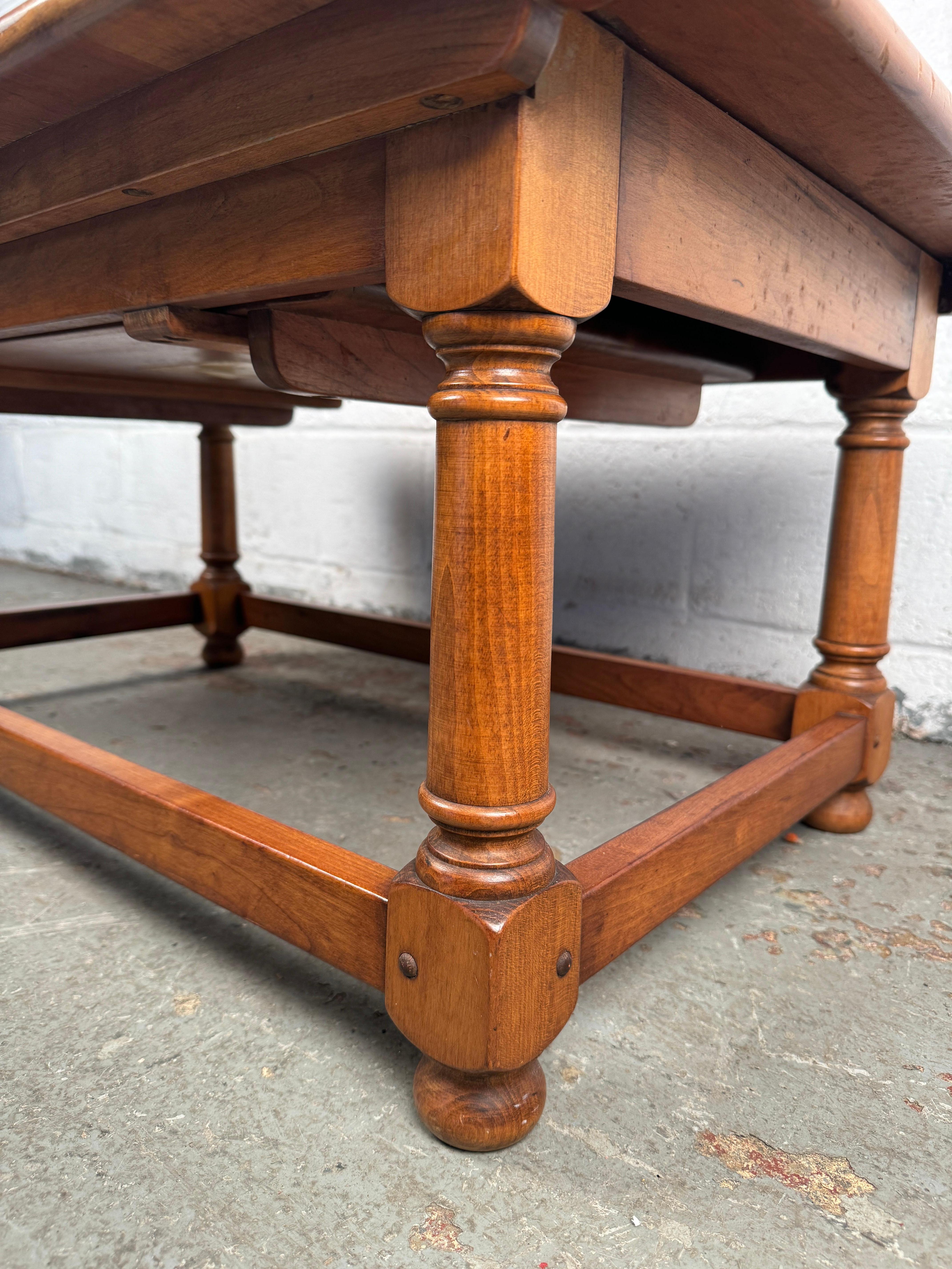 Beautiful Stickley Maple Draw Leaf Coffee Table For Sale 9
