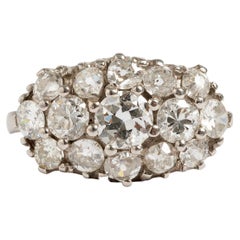 Schöner mit Steinen besetzter Diamant-Cluster-Ring, Platin