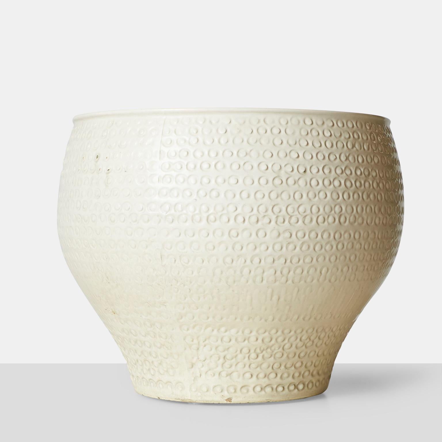 A beautifully made stoneware ivory glazed planter, by David Cressey, from the Pro/Artisan Collection for Architectural Pottery. 