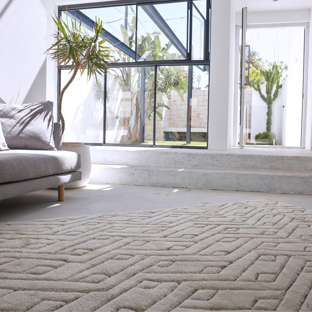 Schöner, auffälliger, geometrischer, anpassbarer Rebel Weave-Teppich in Grau Groß (Indisch) im Angebot