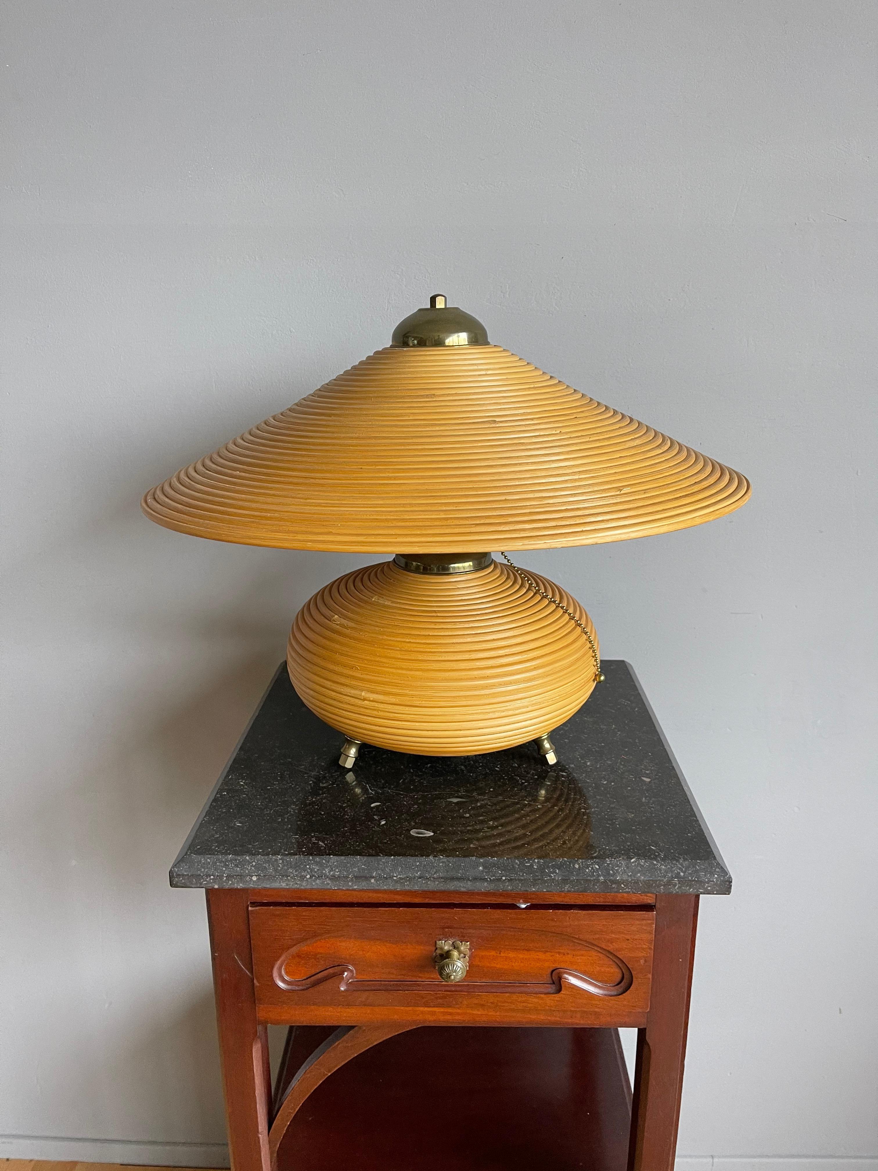 Beautiful & Stylish Hand Crafted Mid-Century Modern Rattan and Brass Table Lamp For Sale 4