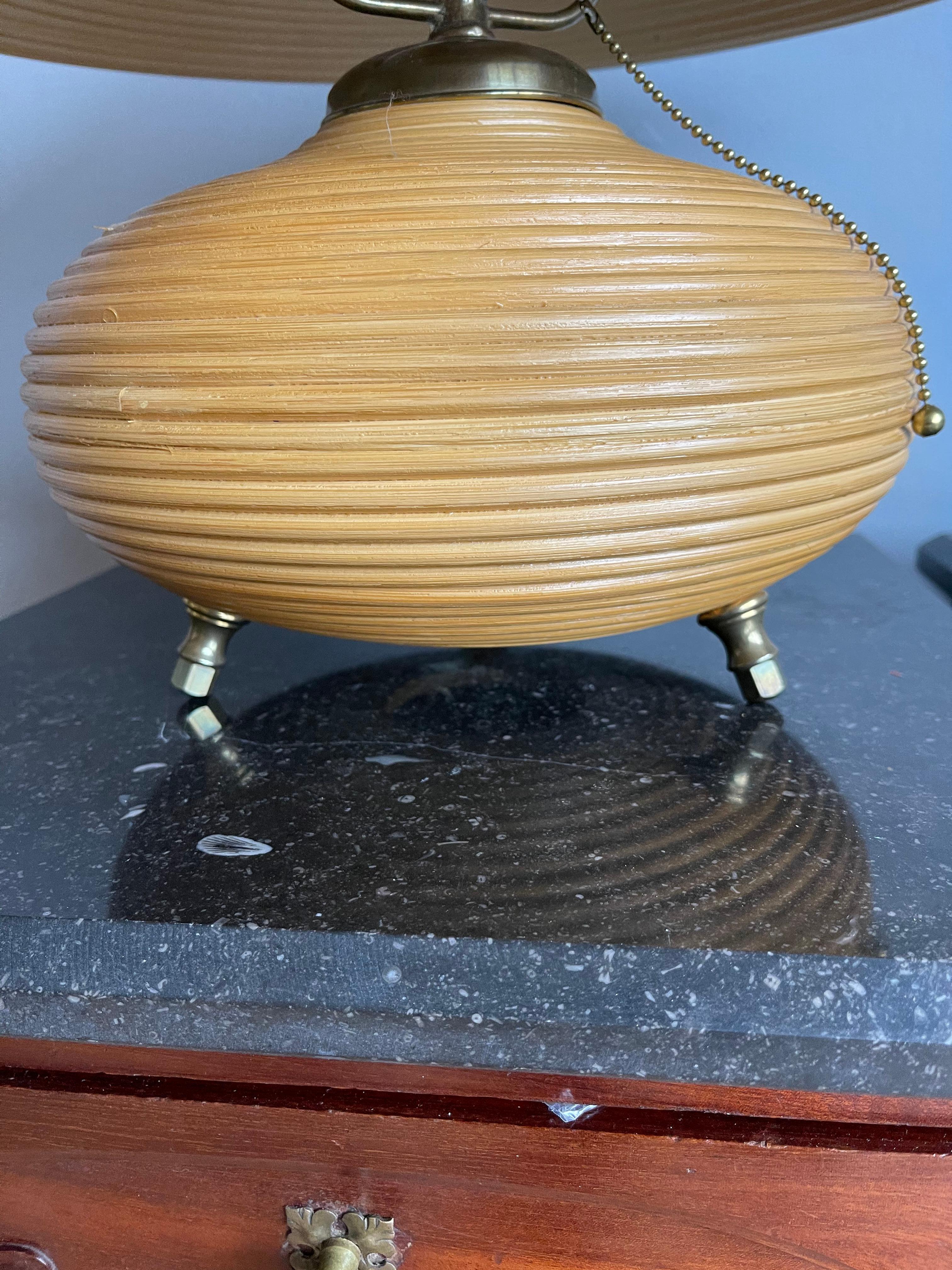Beautiful & Stylish Hand Crafted Mid-Century Modern Rattan and Brass Table Lamp For Sale 5