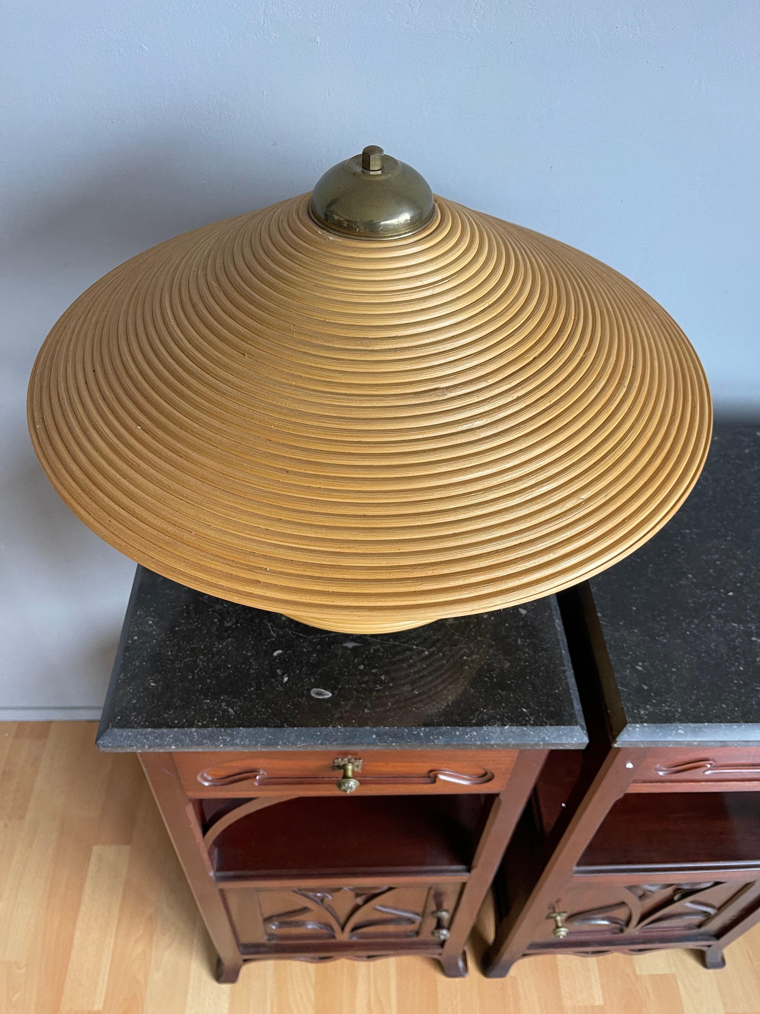 Beautiful & Stylish Hand Crafted Mid-Century Modern Rattan and Brass Table Lamp For Sale 8