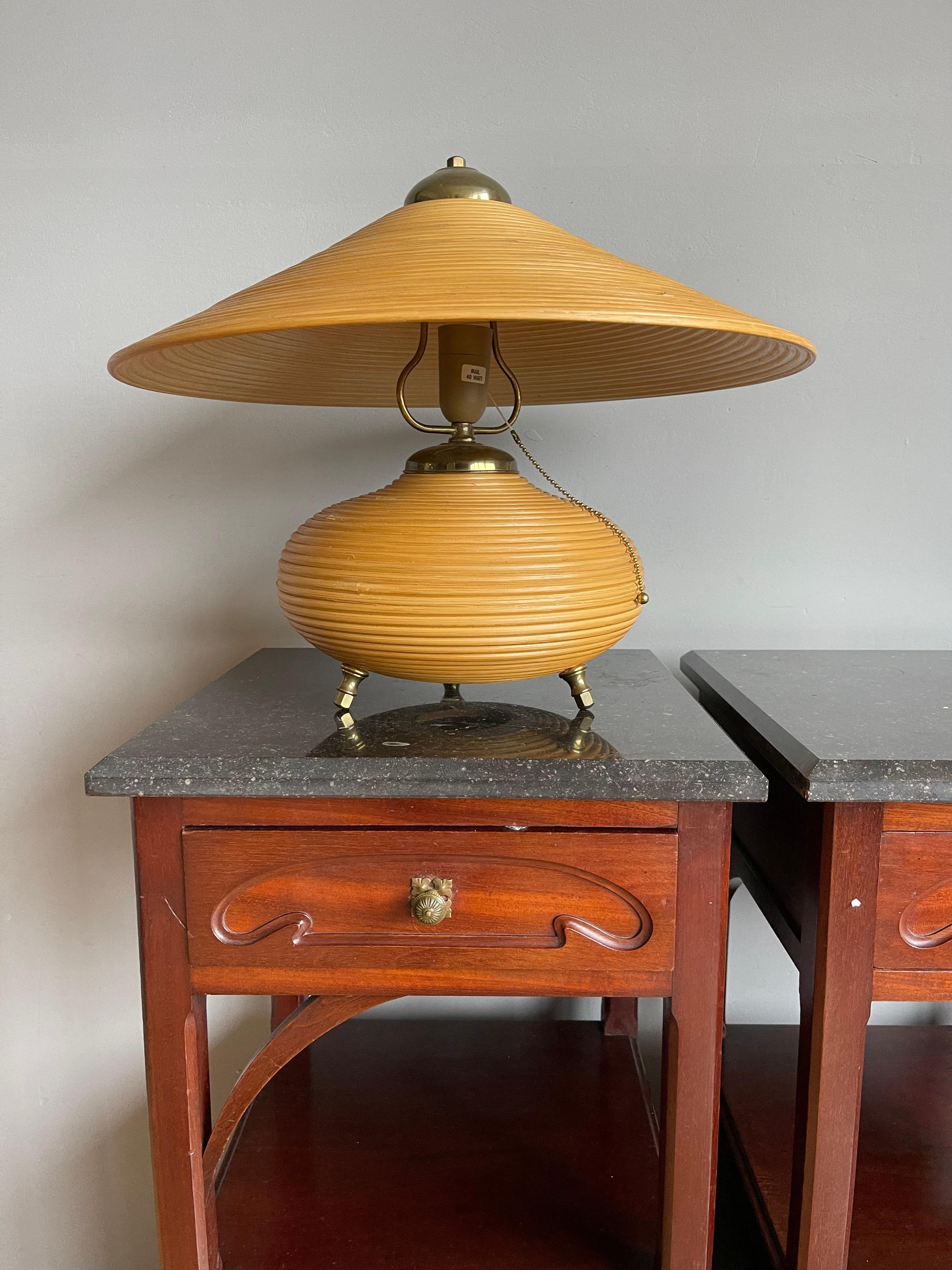 Beautiful & Stylish Hand Crafted Mid-Century Modern Rattan and Brass Table Lamp For Sale 12