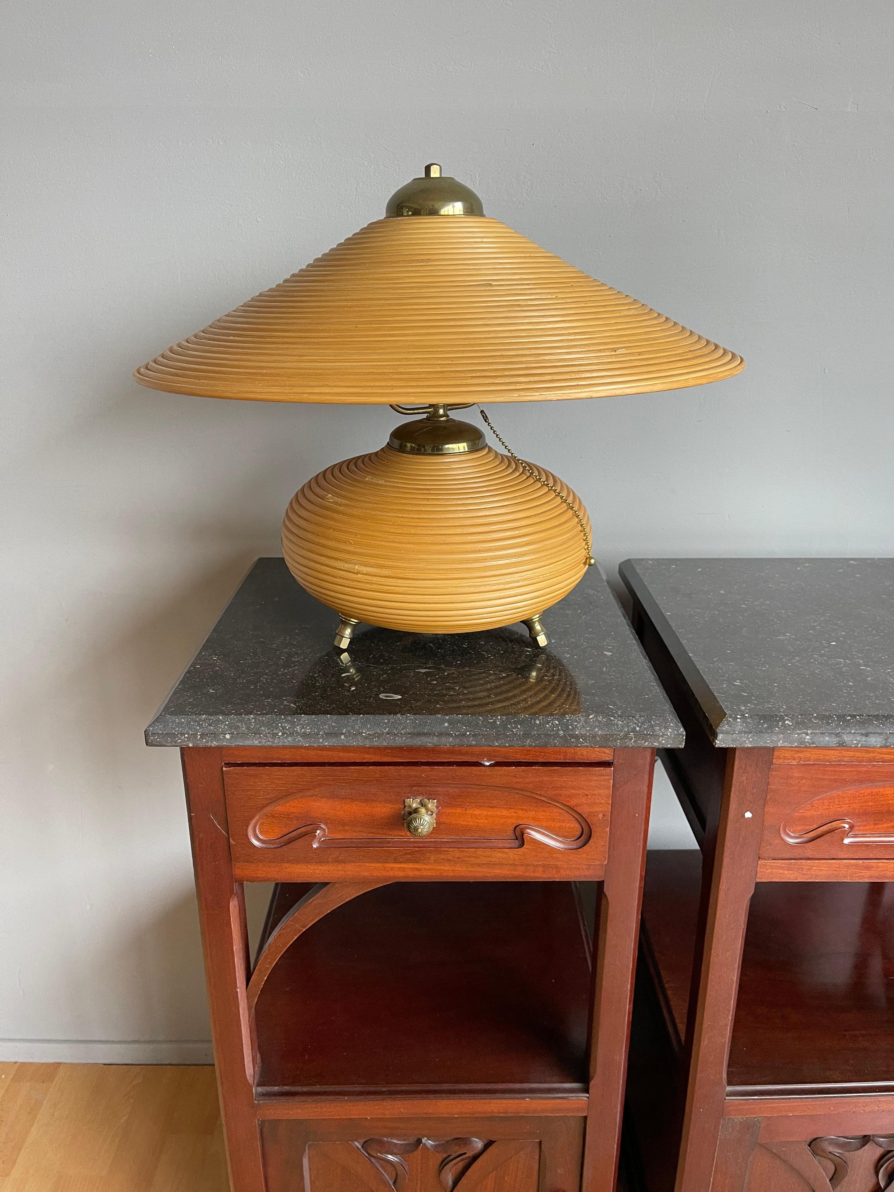 Beautiful & Stylish Hand Crafted Mid-Century Modern Rattan and Brass Table Lamp For Sale 13