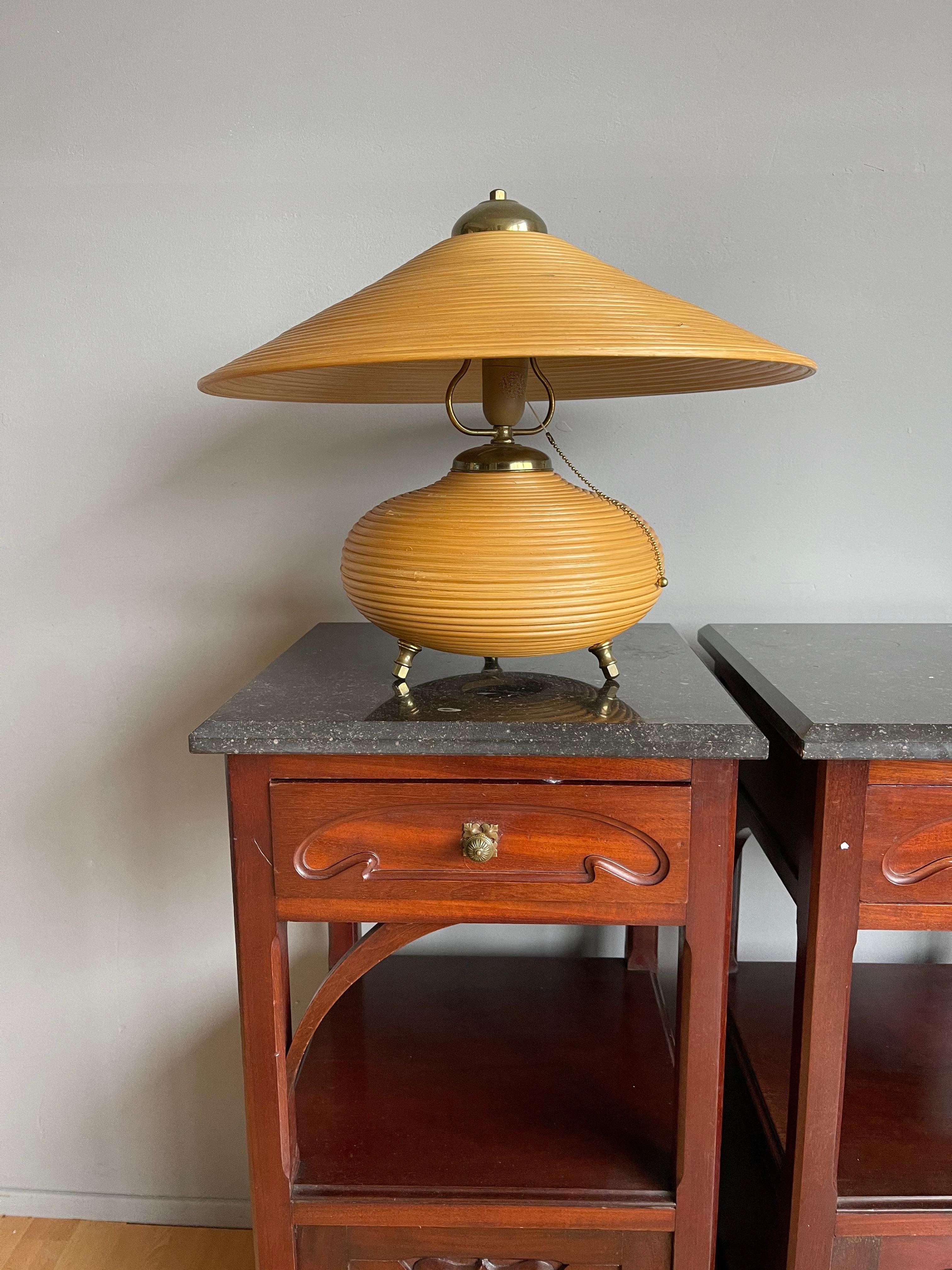 Beautiful & Stylish Hand Crafted Mid-Century Modern Rattan and Brass Table Lamp For Sale 1