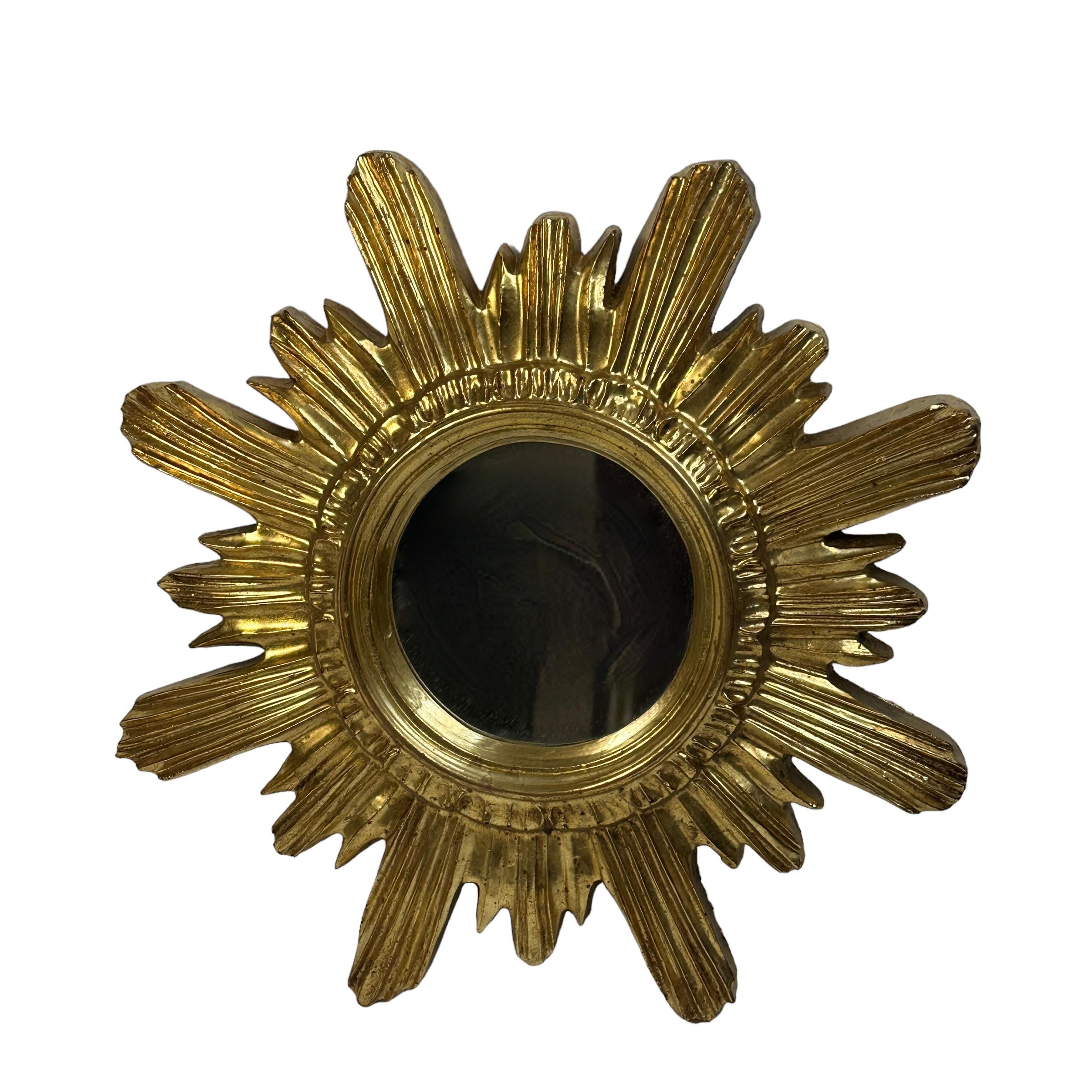 Hollywood Regency Beautiful Sunburst Starburst Mirror Gilt Resin Stucco, Italy, circa 1960s For Sale