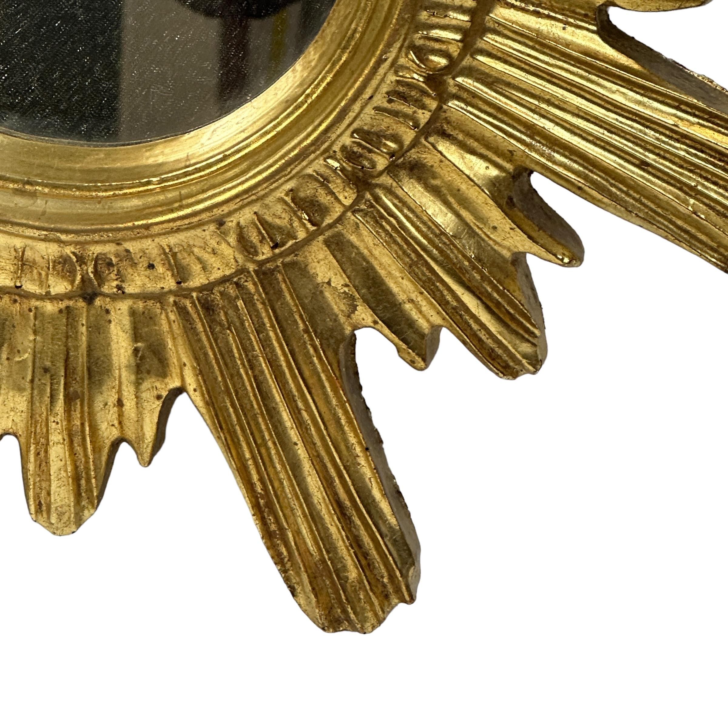 Magnifique miroir en forme d'étoile en résine dorée Stuc, Italie, vers les années 1960. Bon état - En vente à Nuernberg, DE