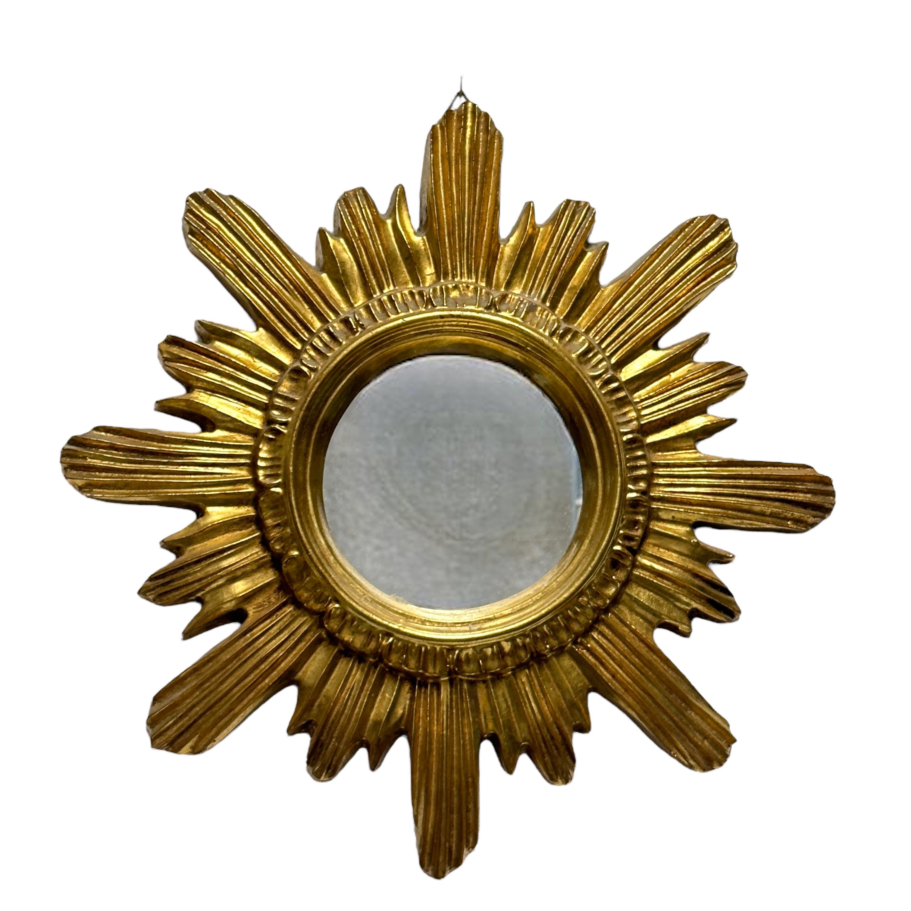 Mid-20th Century Beautiful Sunburst Starburst Mirror Gilt Resin Stucco, Italy, circa 1960s For Sale