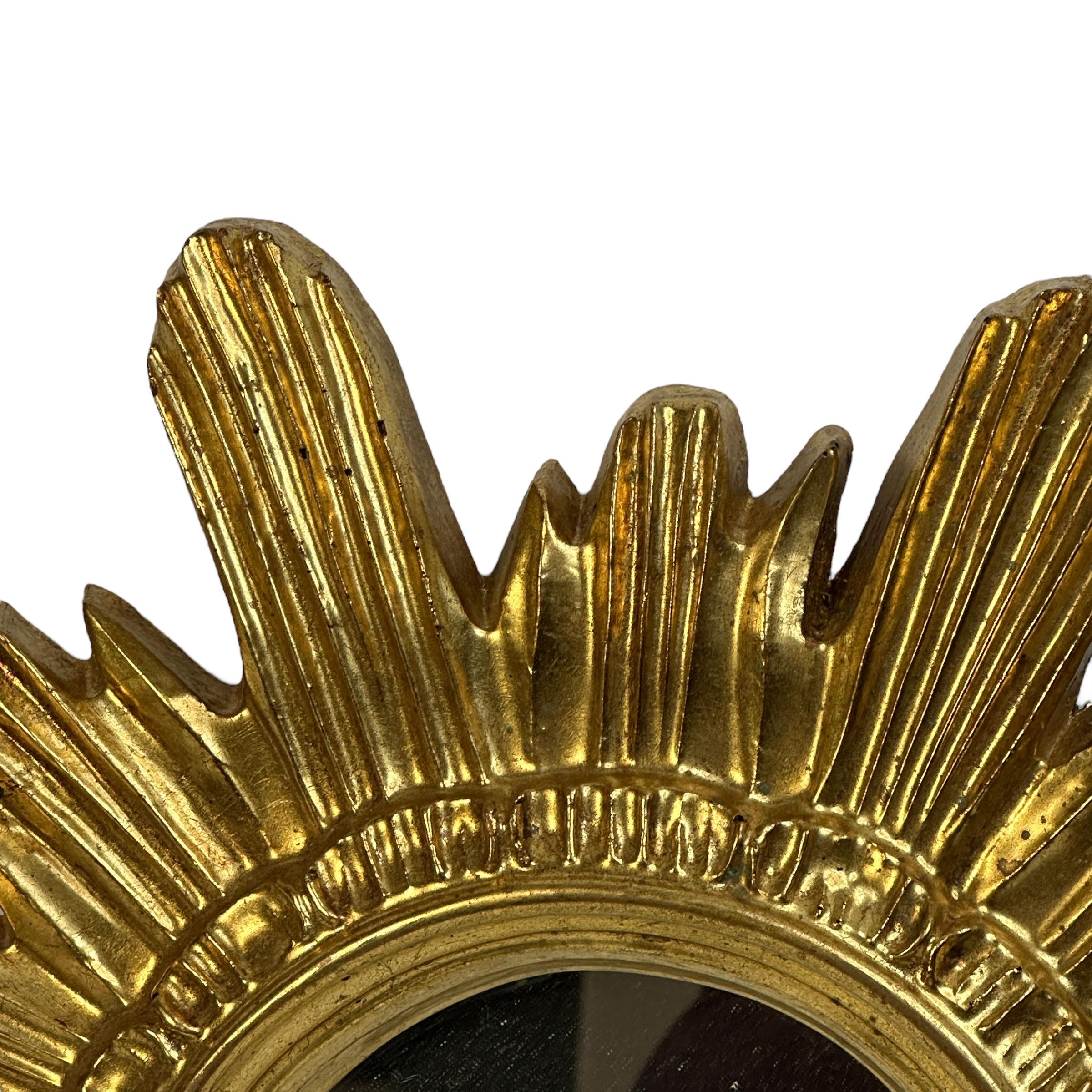 Beautiful Sunburst Starburst Mirror Gilt Resin Stucco, Italy, circa 1960s For Sale 3