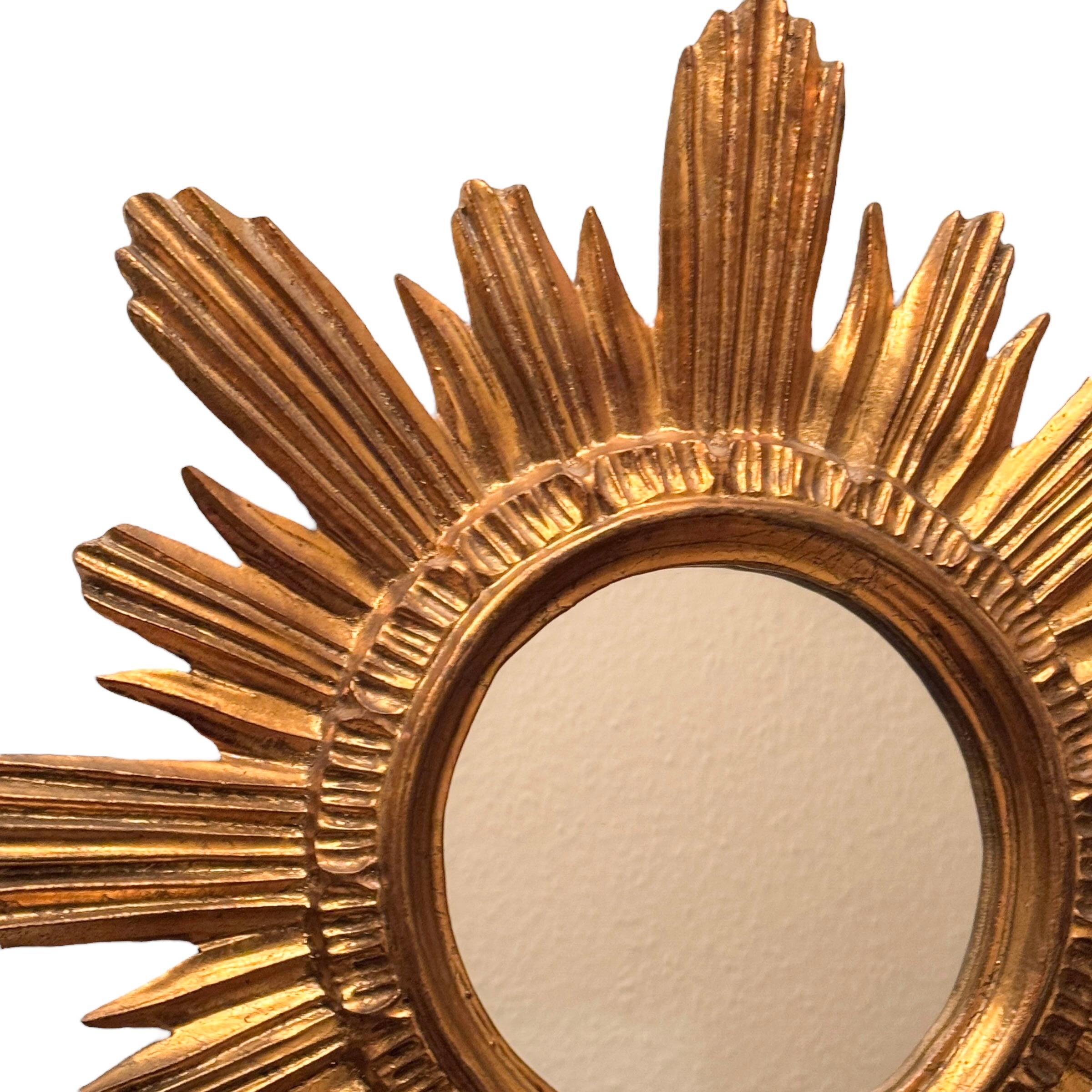 Bellissimo specchio Sunburst Starburst in legno dorato e stucco, Italia, circa anni '60 in vendita 3