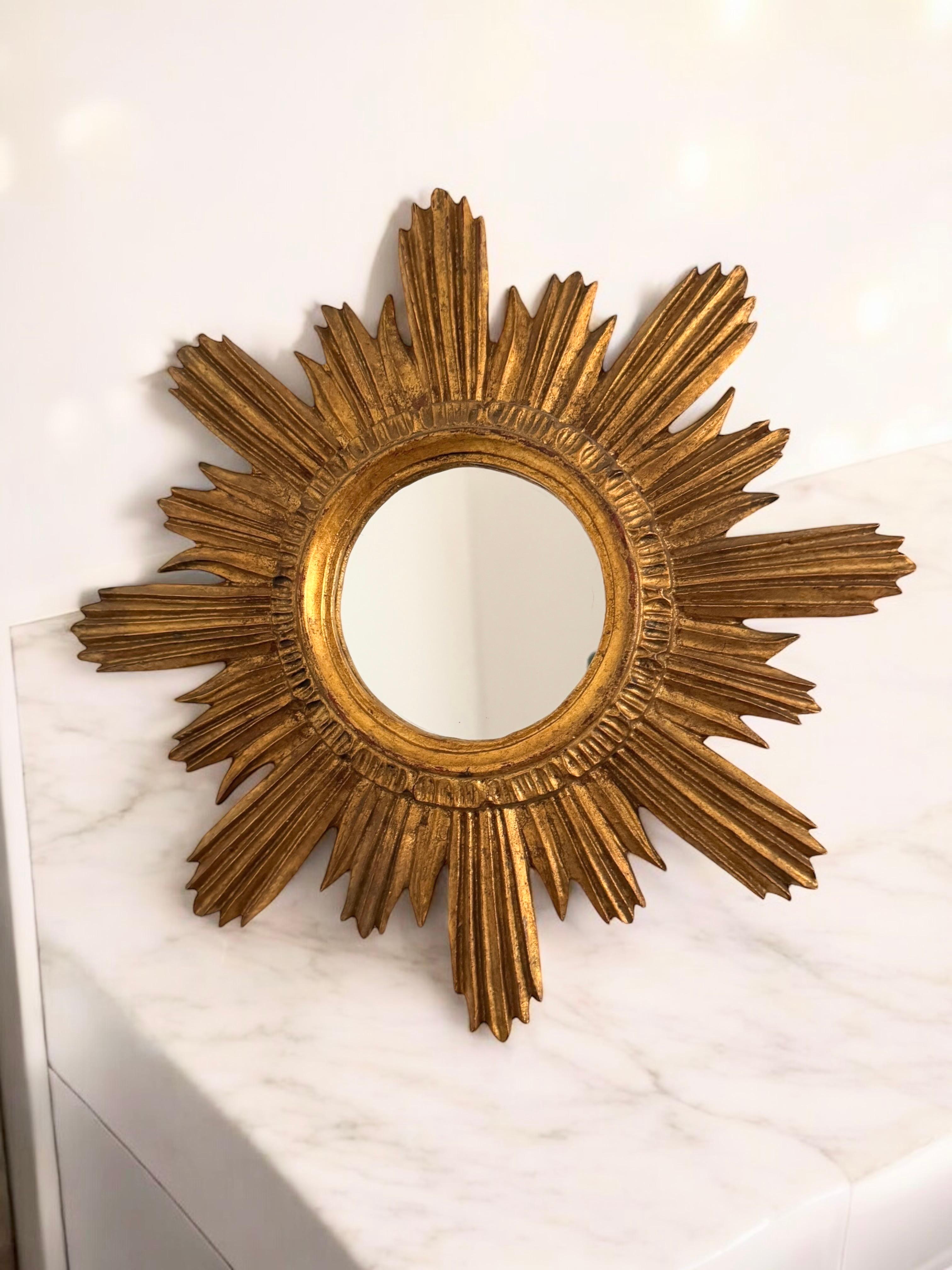 Beautiful Sunburst Starburst Mirror Gilt Wood Stucco, Italy, circa 1960s For Sale 4
