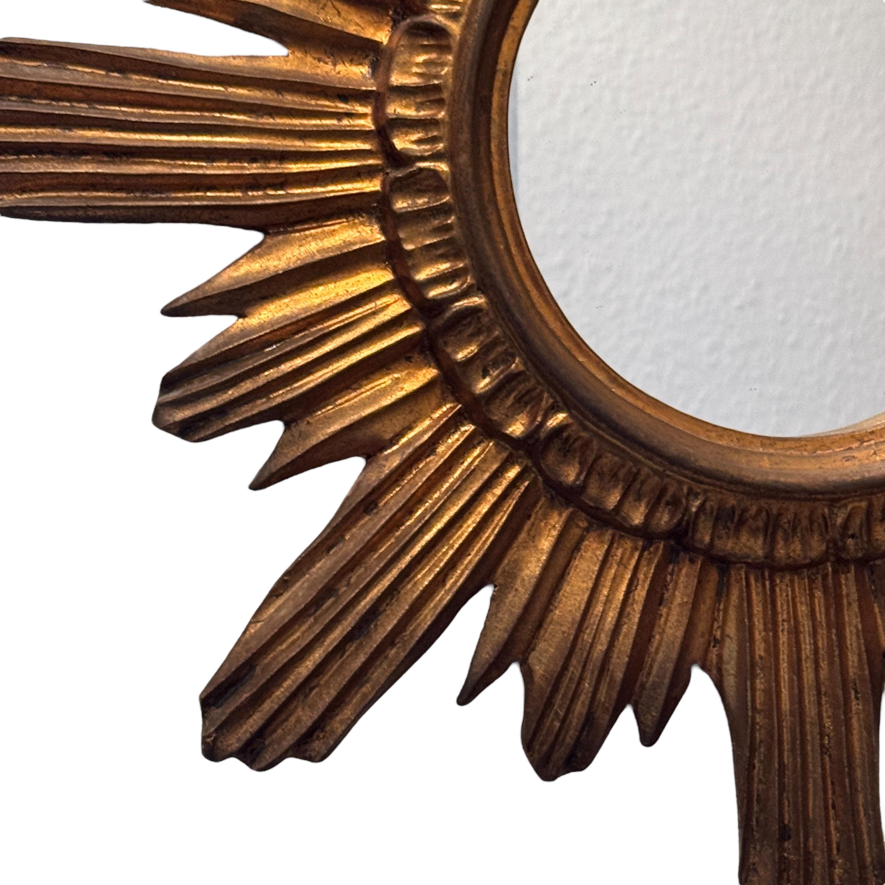 Schöner Sunburst-Starburst-Spiegel Vergoldetes Holz Stuck, Italien, um 1960er Jahre im Angebot 6