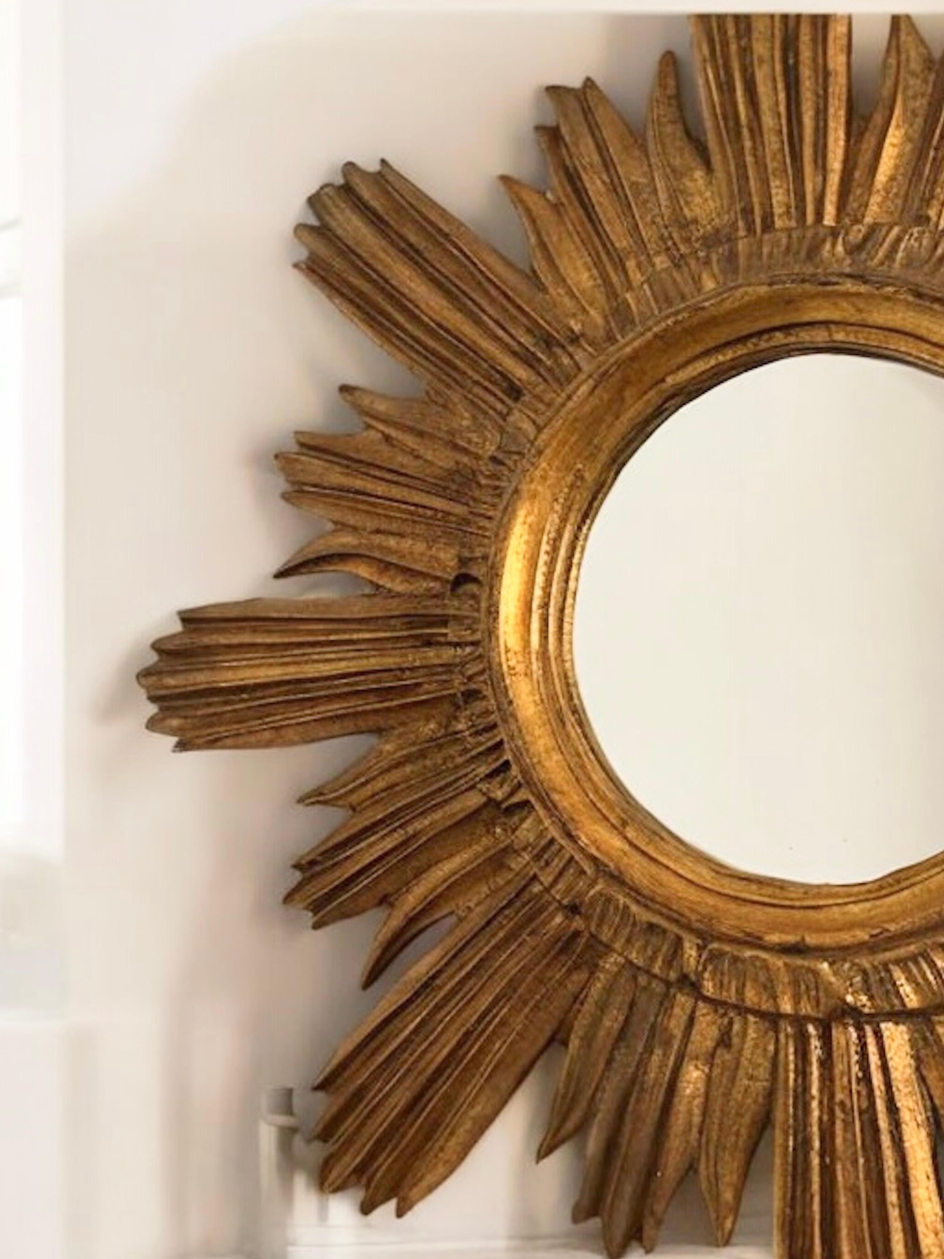 Beautiful Sunburst Starburst Mirror Gilt Wood Stucco, Italy, circa 1960s For Sale 8