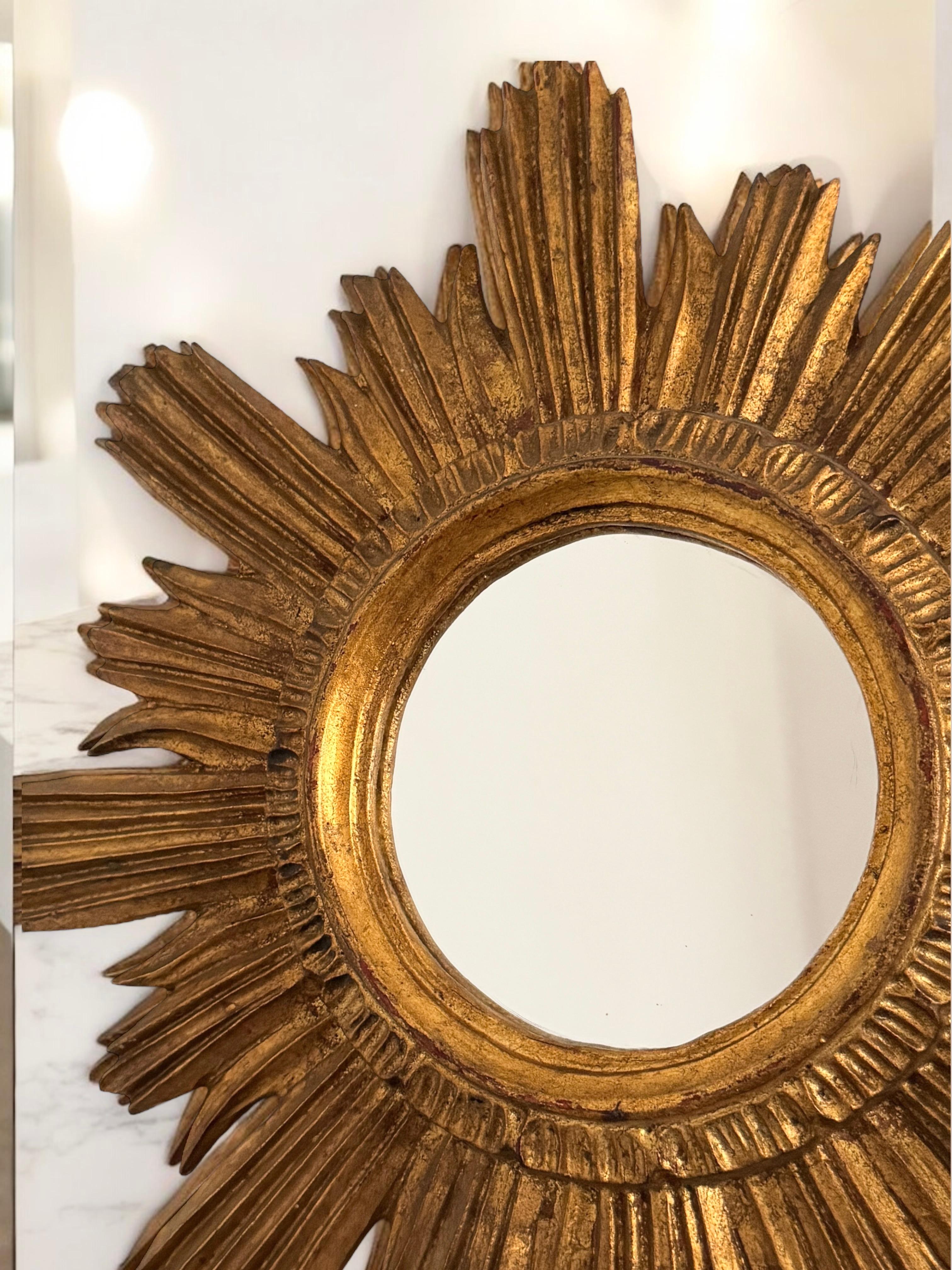Beautiful Sunburst Starburst Mirror Gilt Wood Stucco, Italy, circa 1960s For Sale 9