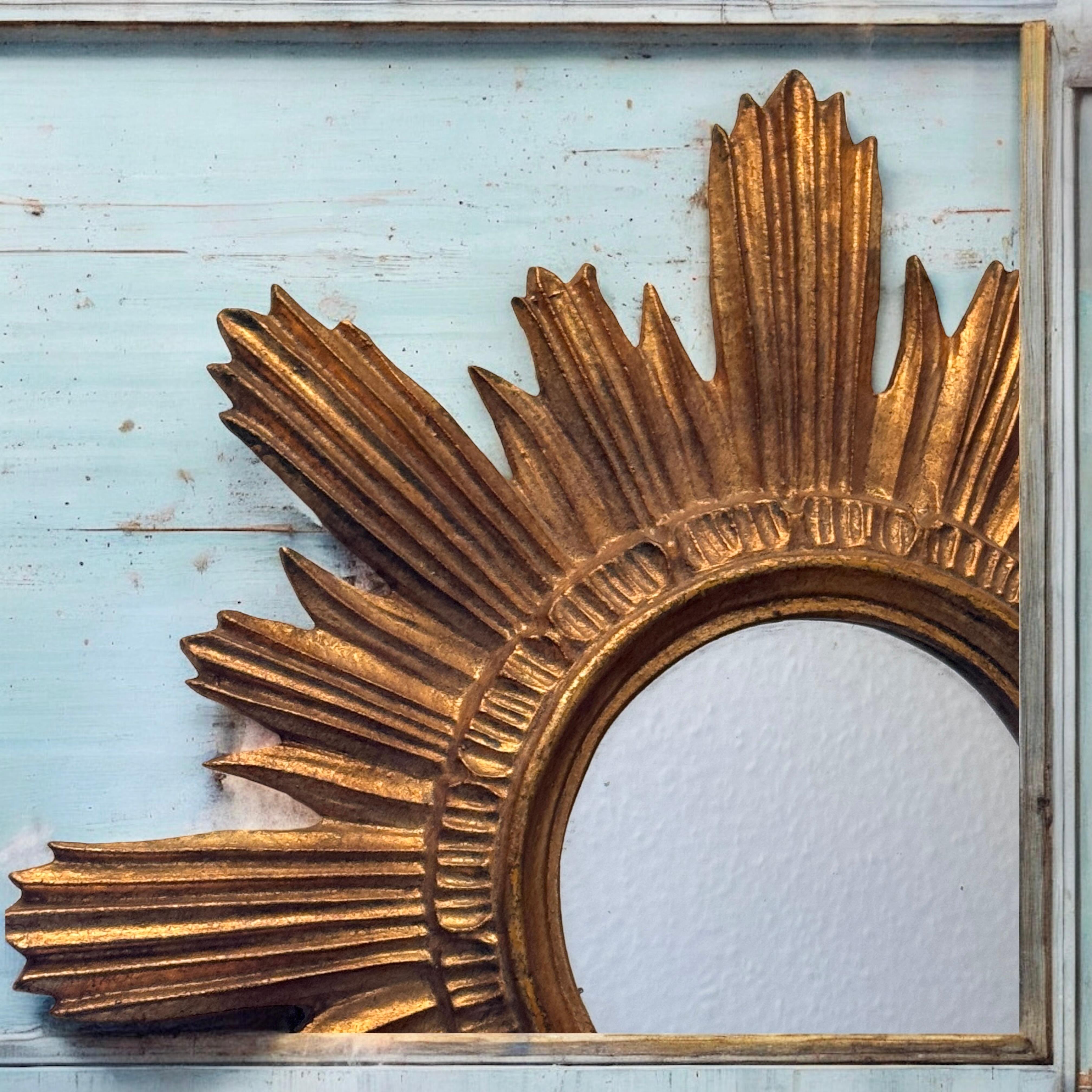 Magnifique miroir en forme d'étoile dorée Wood Stucco, Italie, vers les années 1960 en vente 9