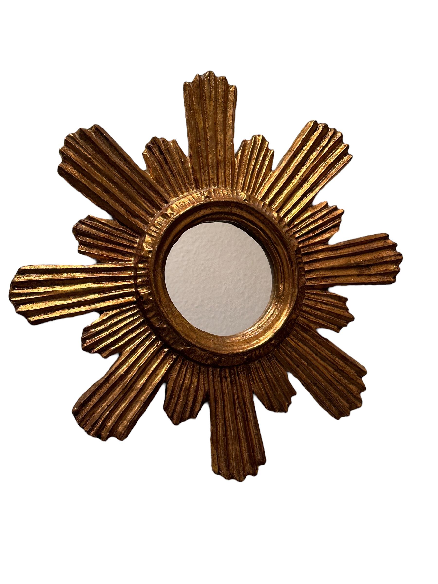 Hollywood Regency Beautiful Sunburst Starburst Mirror Gilt Wood Stucco, Italy, circa 1960s For Sale