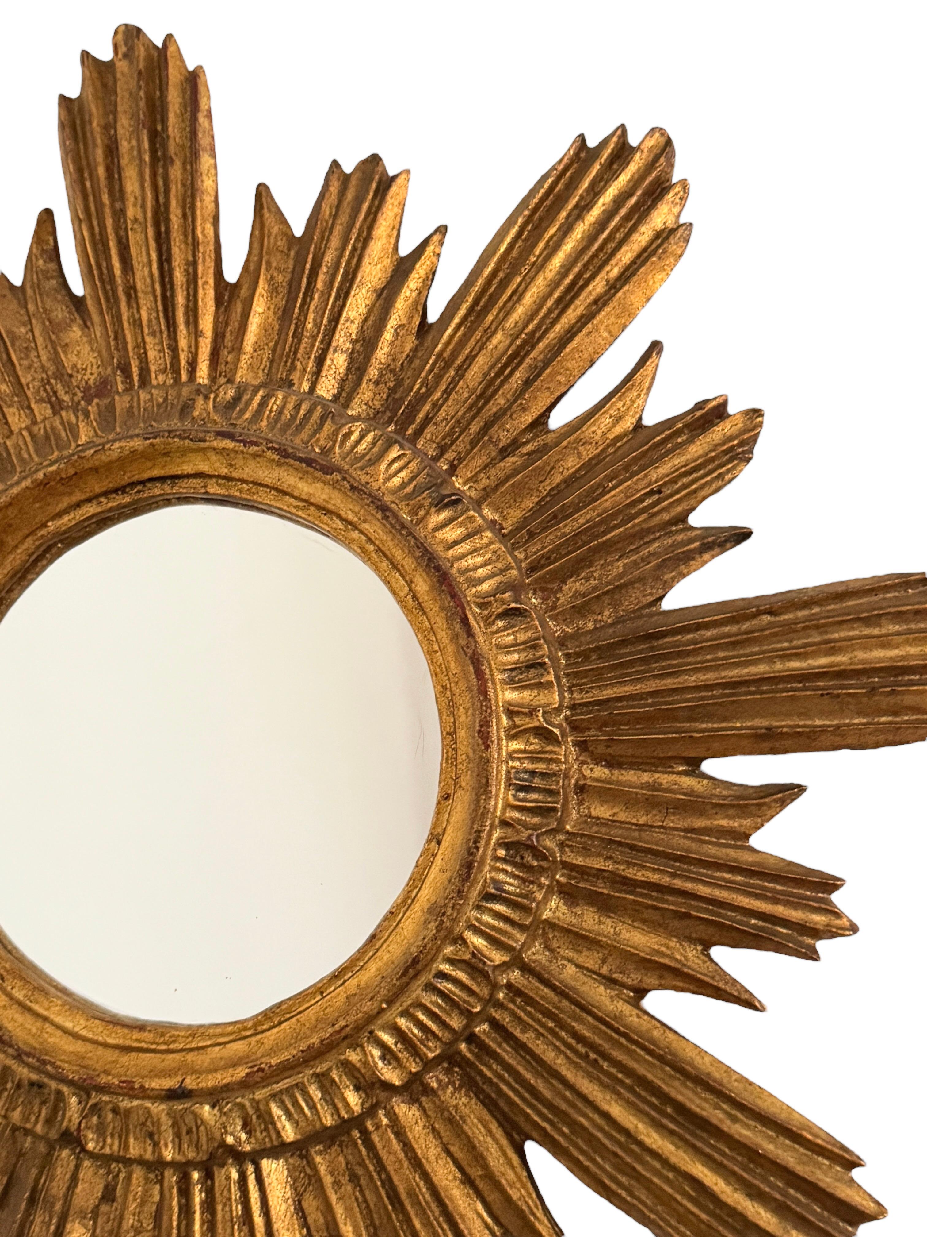 Hollywood Regency Beautiful Sunburst Starburst Mirror Gilt Wood Stucco, Italy, circa 1960s For Sale