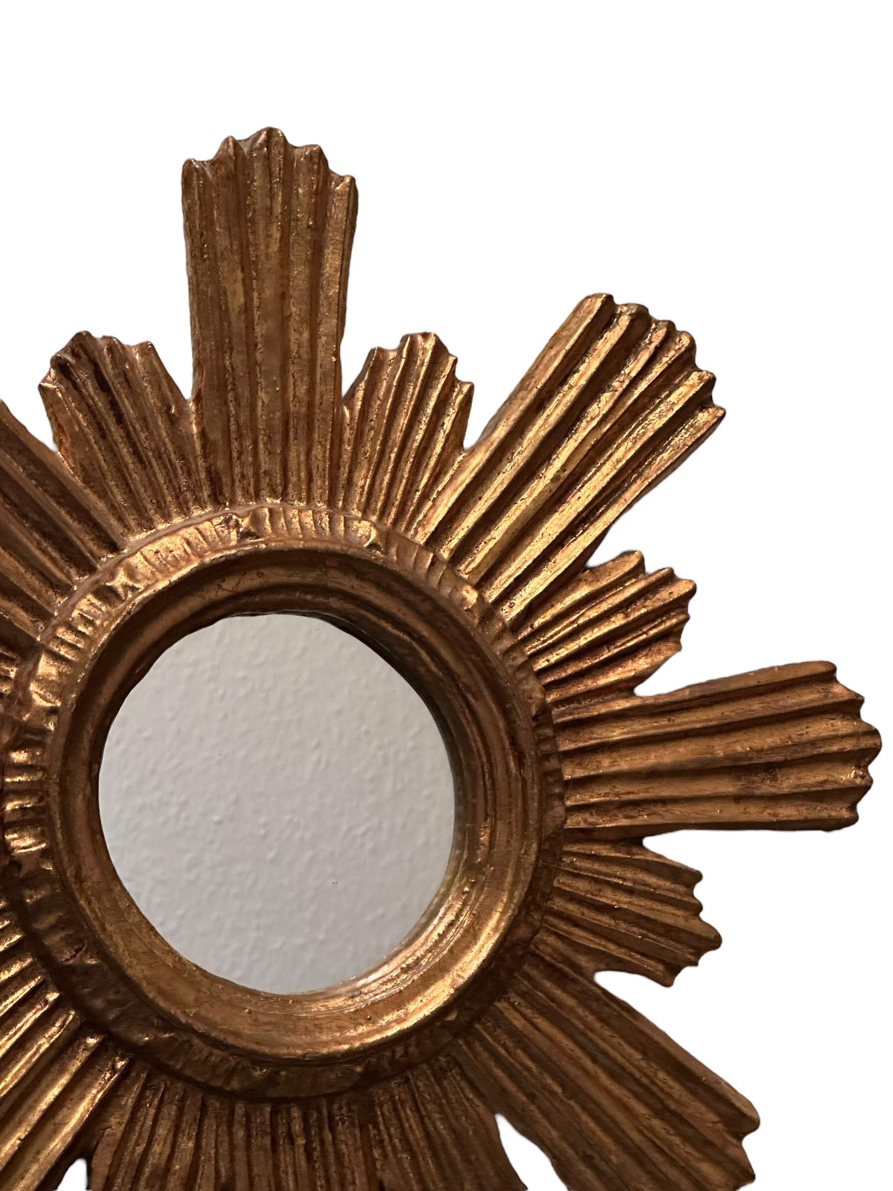 Beautiful Sunburst Starburst Mirror Gilt Wood Stucco, Italy, circa 1960s In Good Condition For Sale In Nuernberg, DE