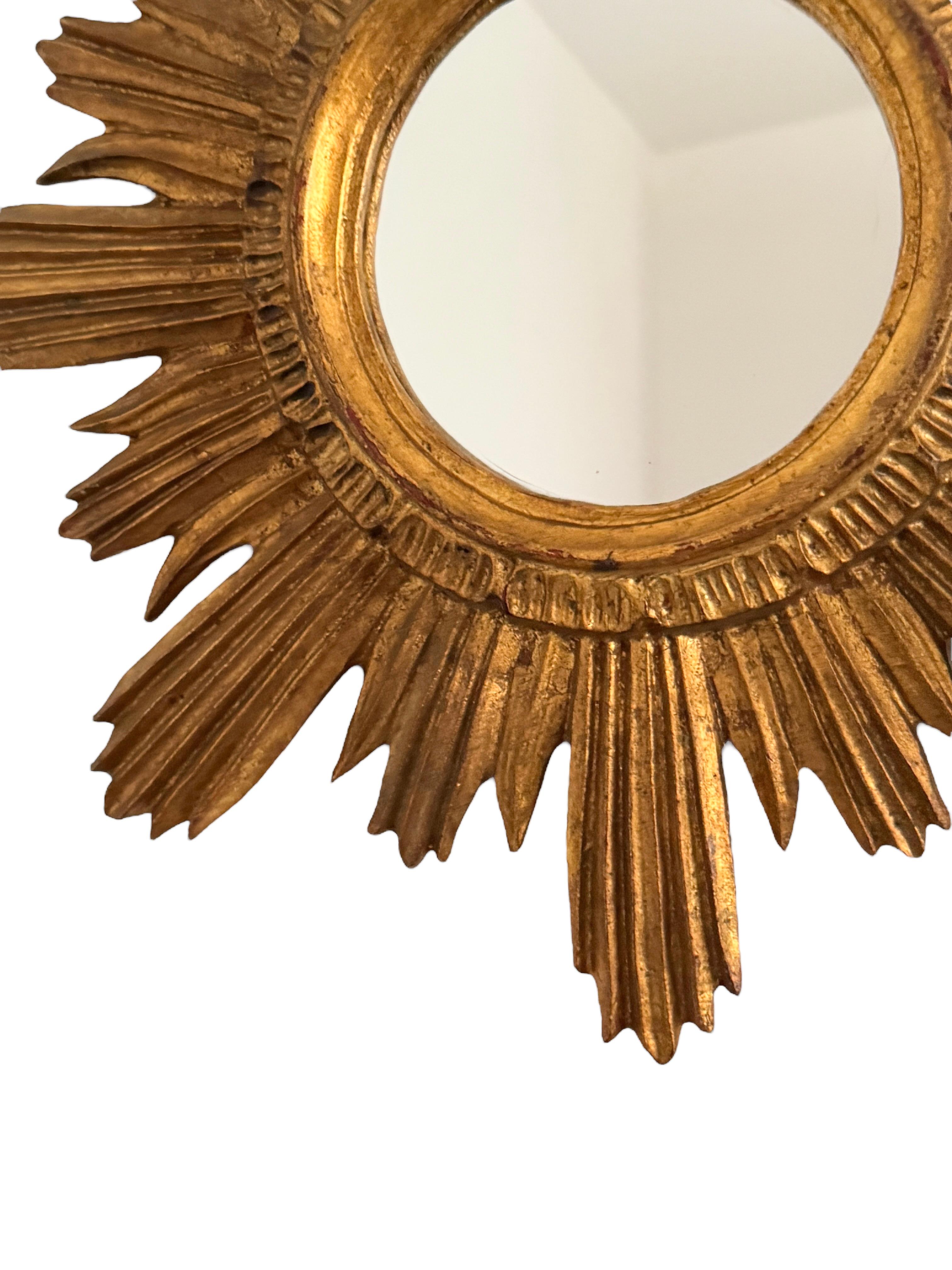Beautiful Sunburst Starburst Mirror Gilt Wood Stucco, Italy, circa 1960s In Good Condition For Sale In Nuernberg, DE