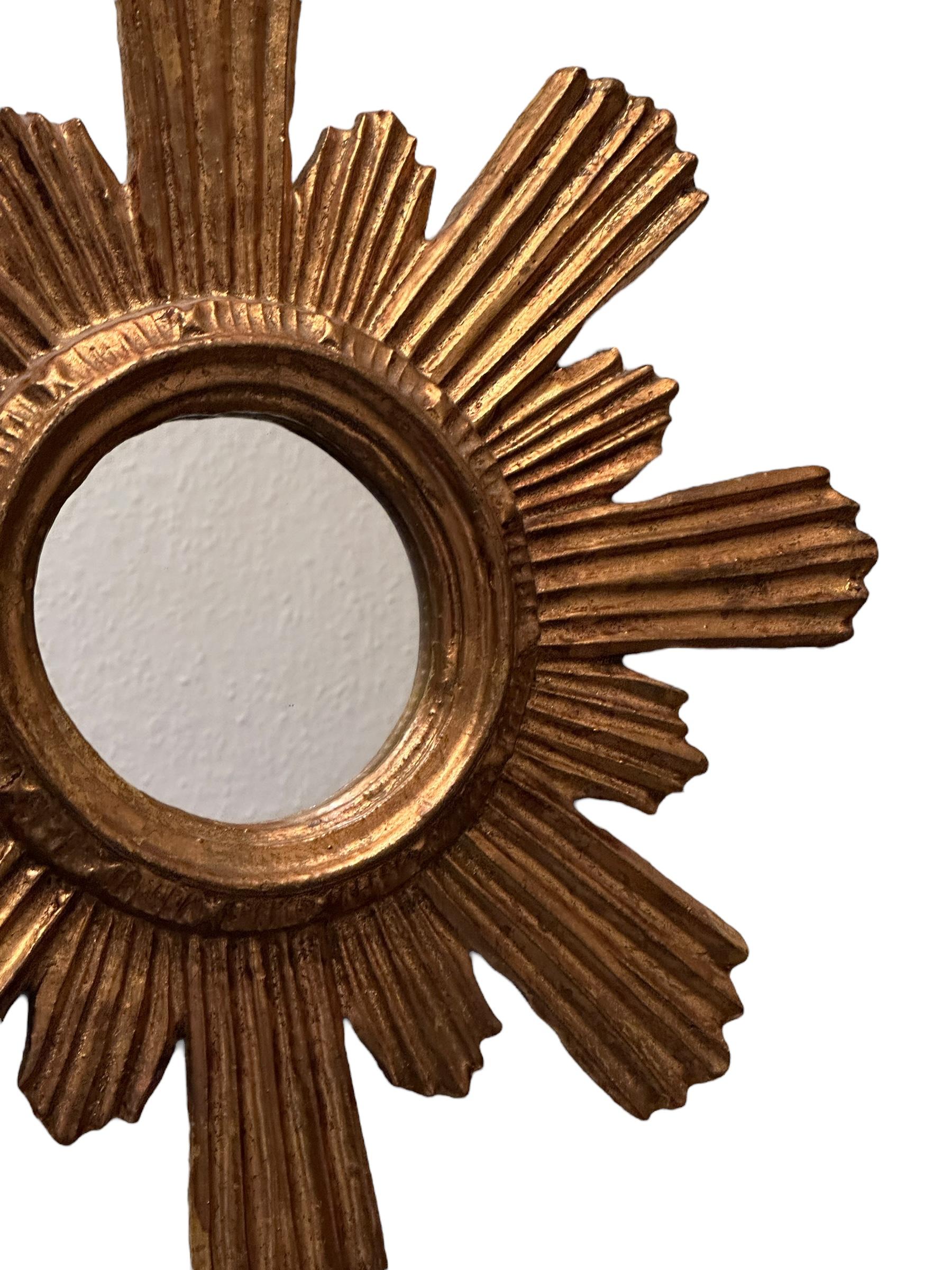 Mid-20th Century Beautiful Sunburst Starburst Mirror Gilt Wood Stucco, Italy, circa 1960s For Sale