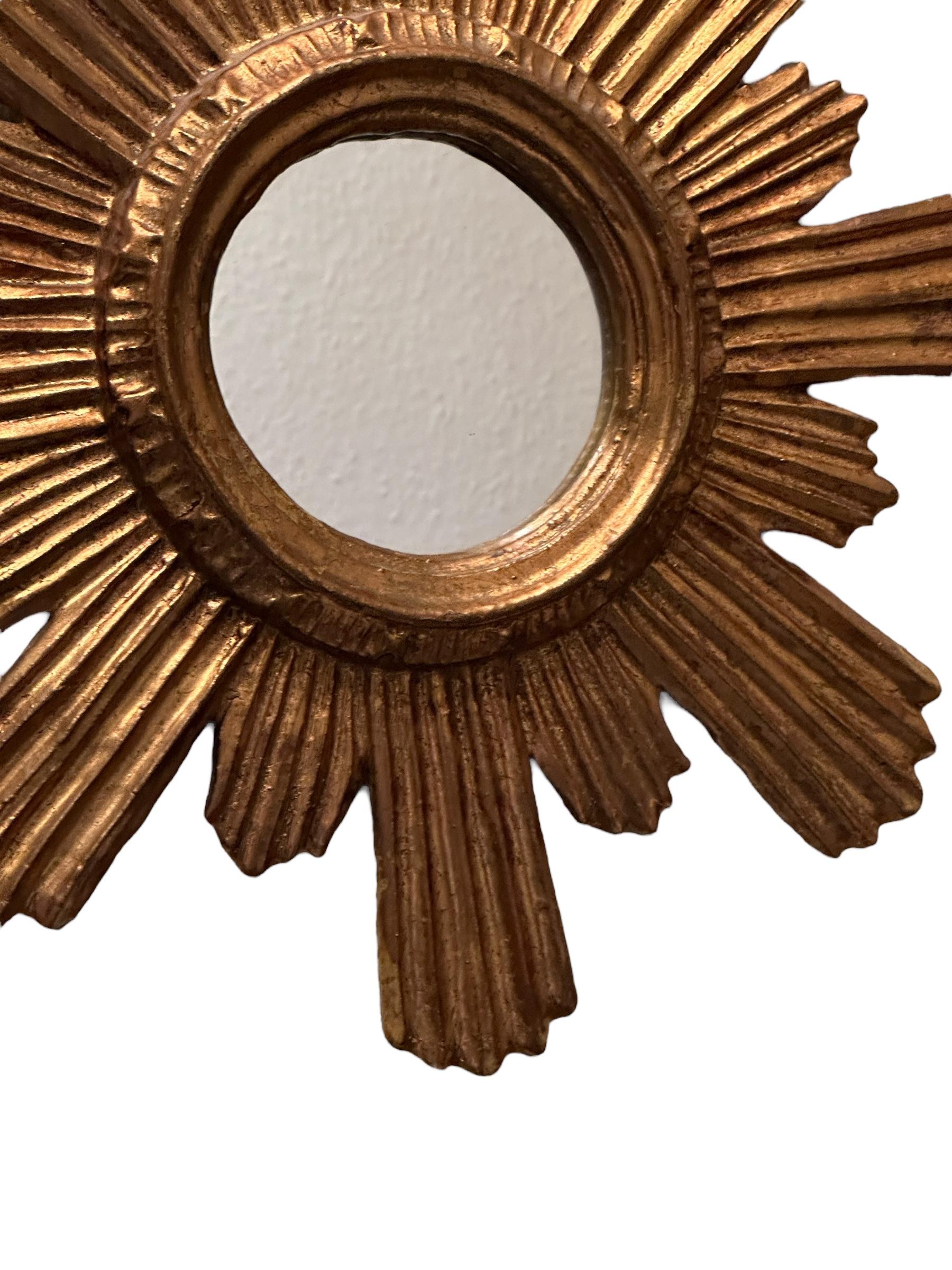Beautiful Sunburst Starburst Mirror Gilt Wood Stucco, Italy, circa 1960s For Sale 1