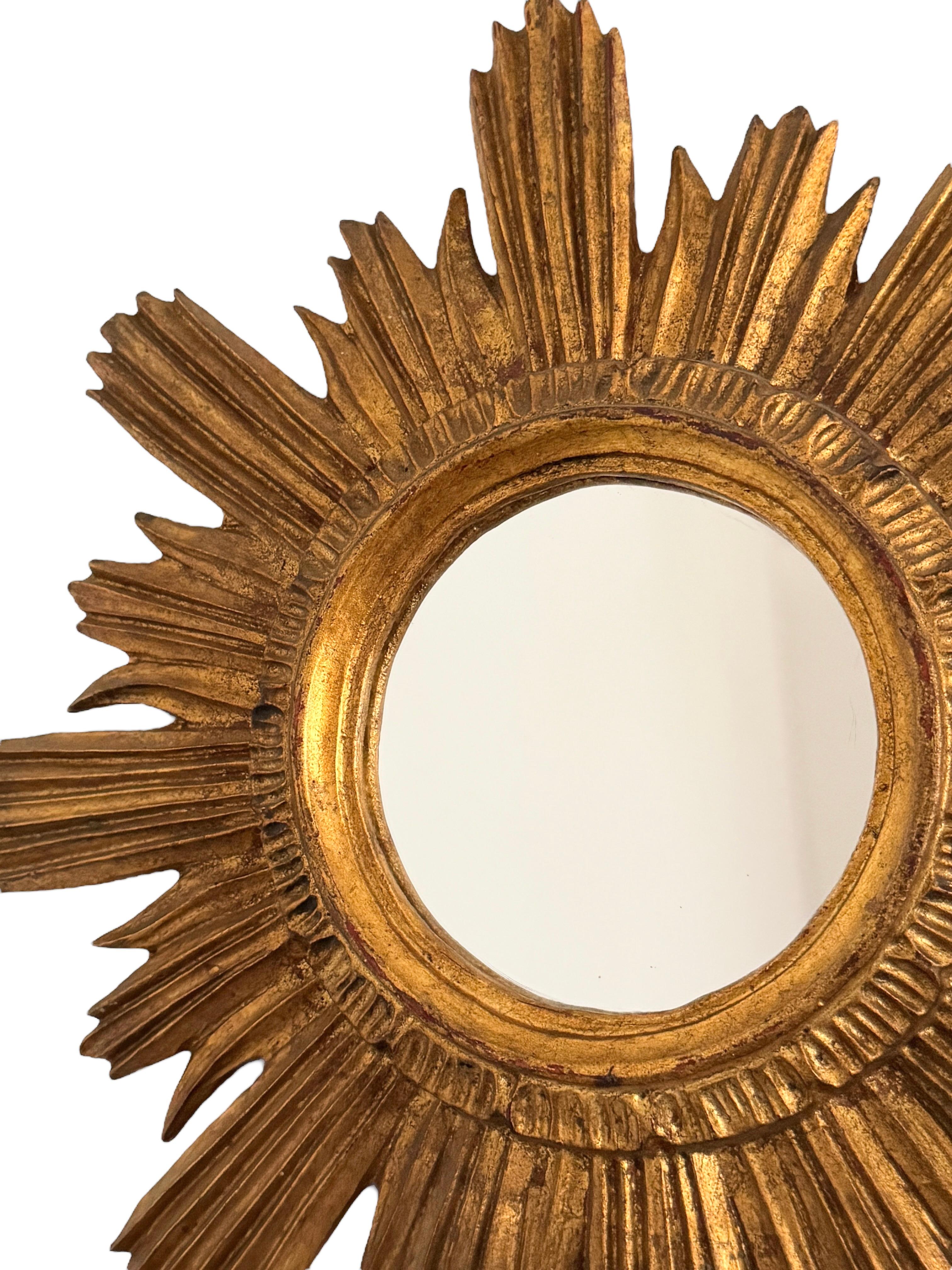 Beautiful Sunburst Starburst Mirror Gilt Wood Stucco, Italy, circa 1960s For Sale 1