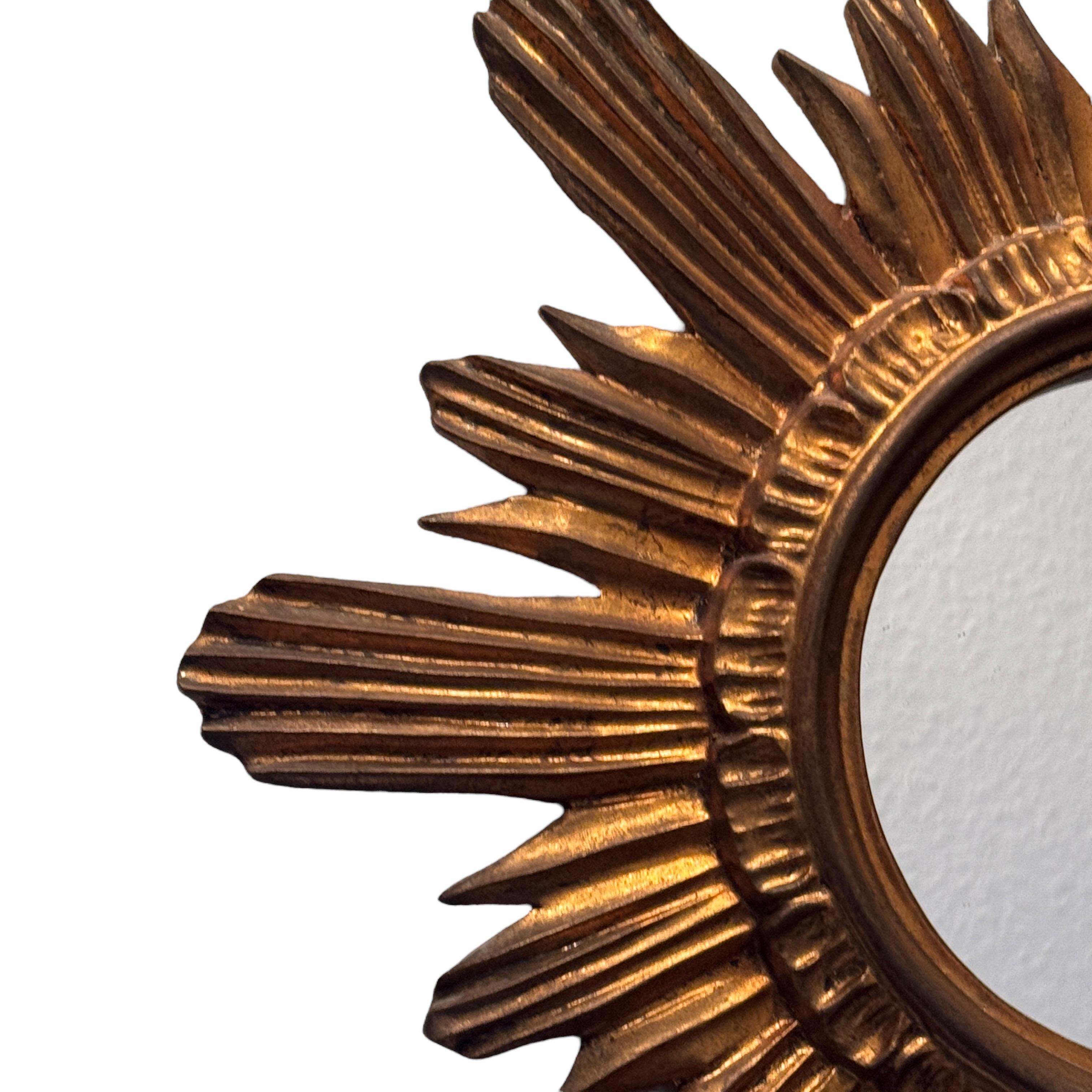 Schöner Sunburst-Starburst-Spiegel Vergoldetes Holz Stuck, Italien, um 1960er Jahre im Angebot 2