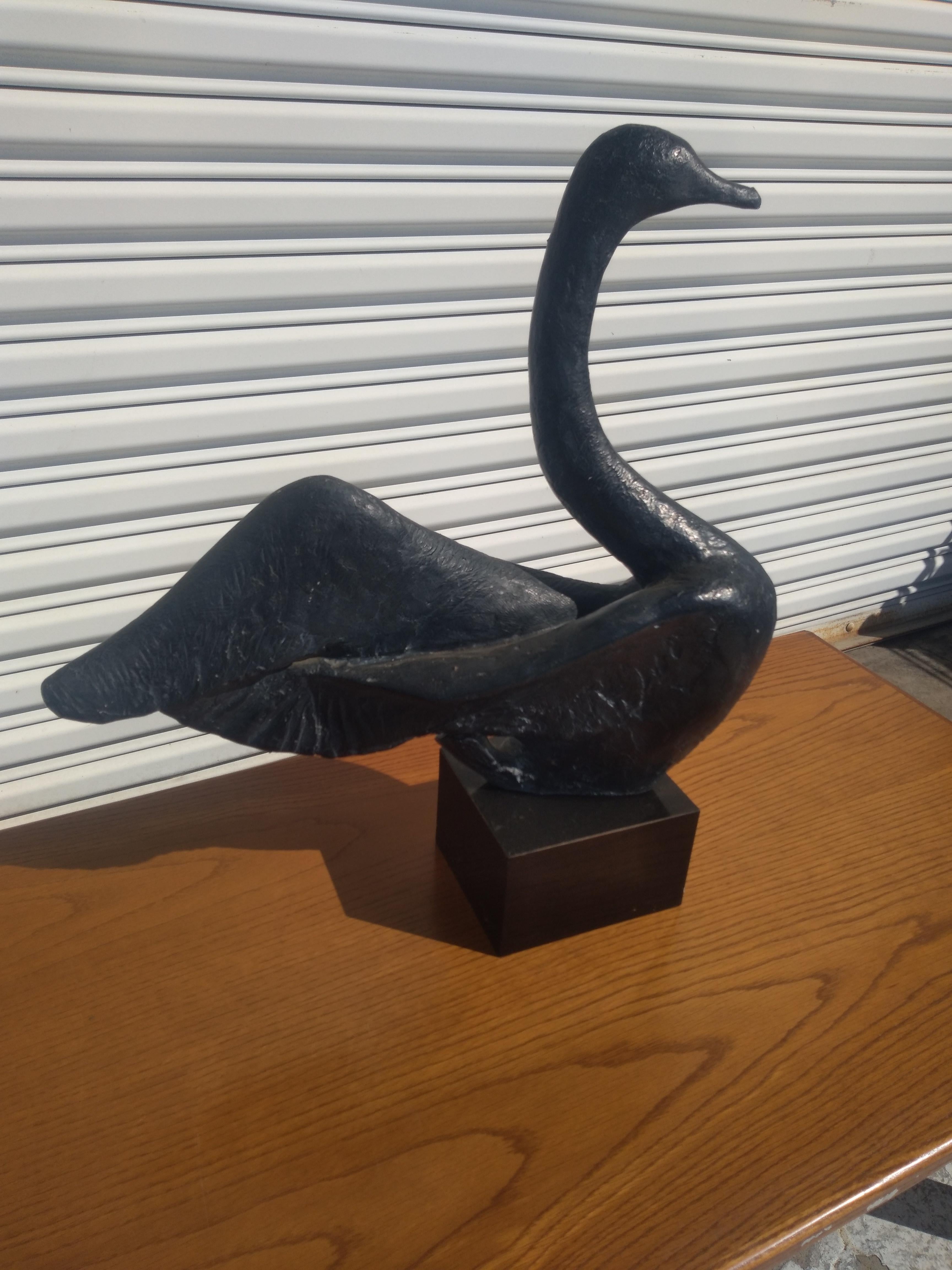 Bellissima scultura a forma di cigno di Austin Sculptures In condizioni buone in vendita a Pasadena, TX