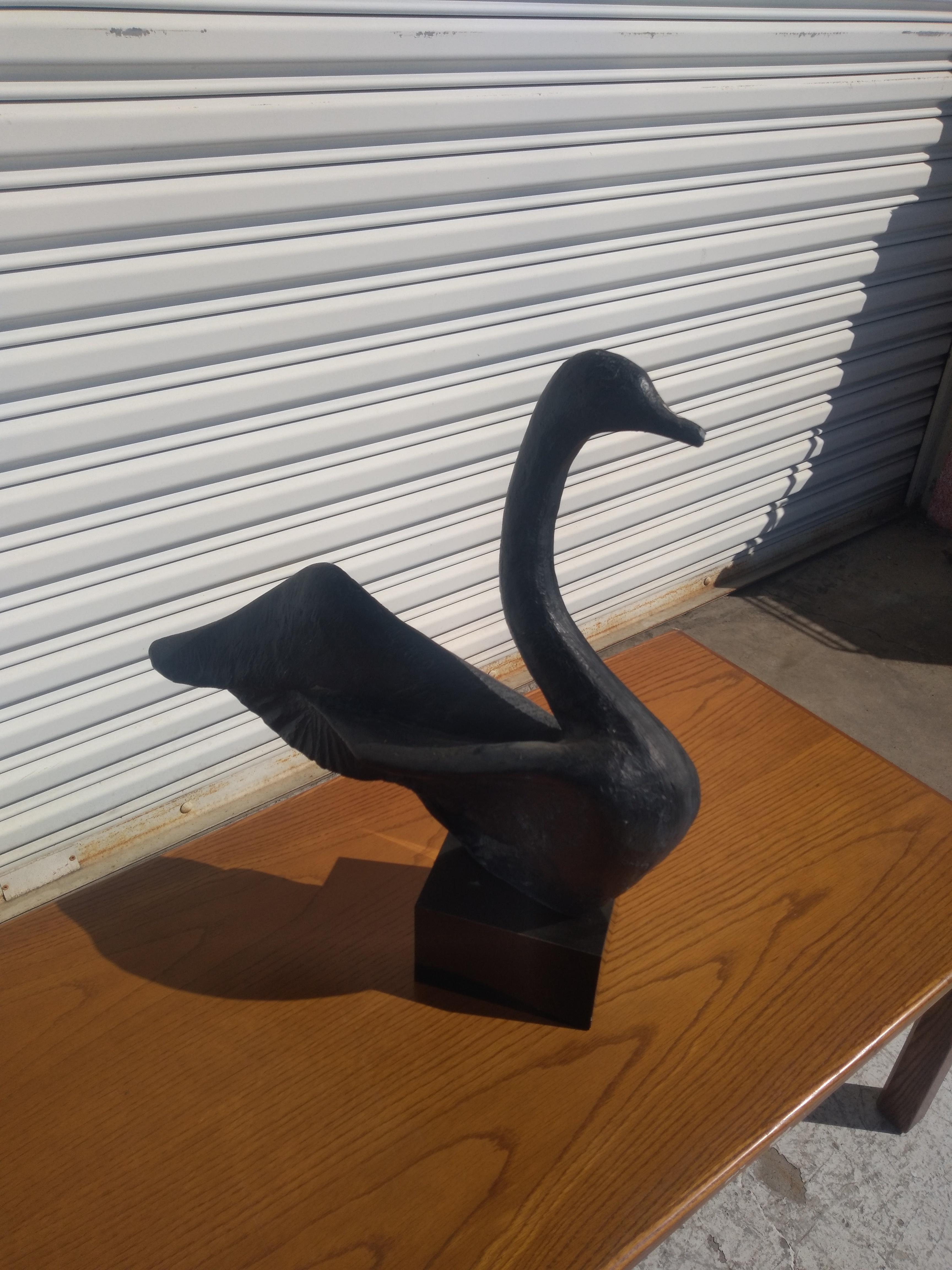 XX secolo Bellissima scultura a forma di cigno di Austin Sculptures in vendita