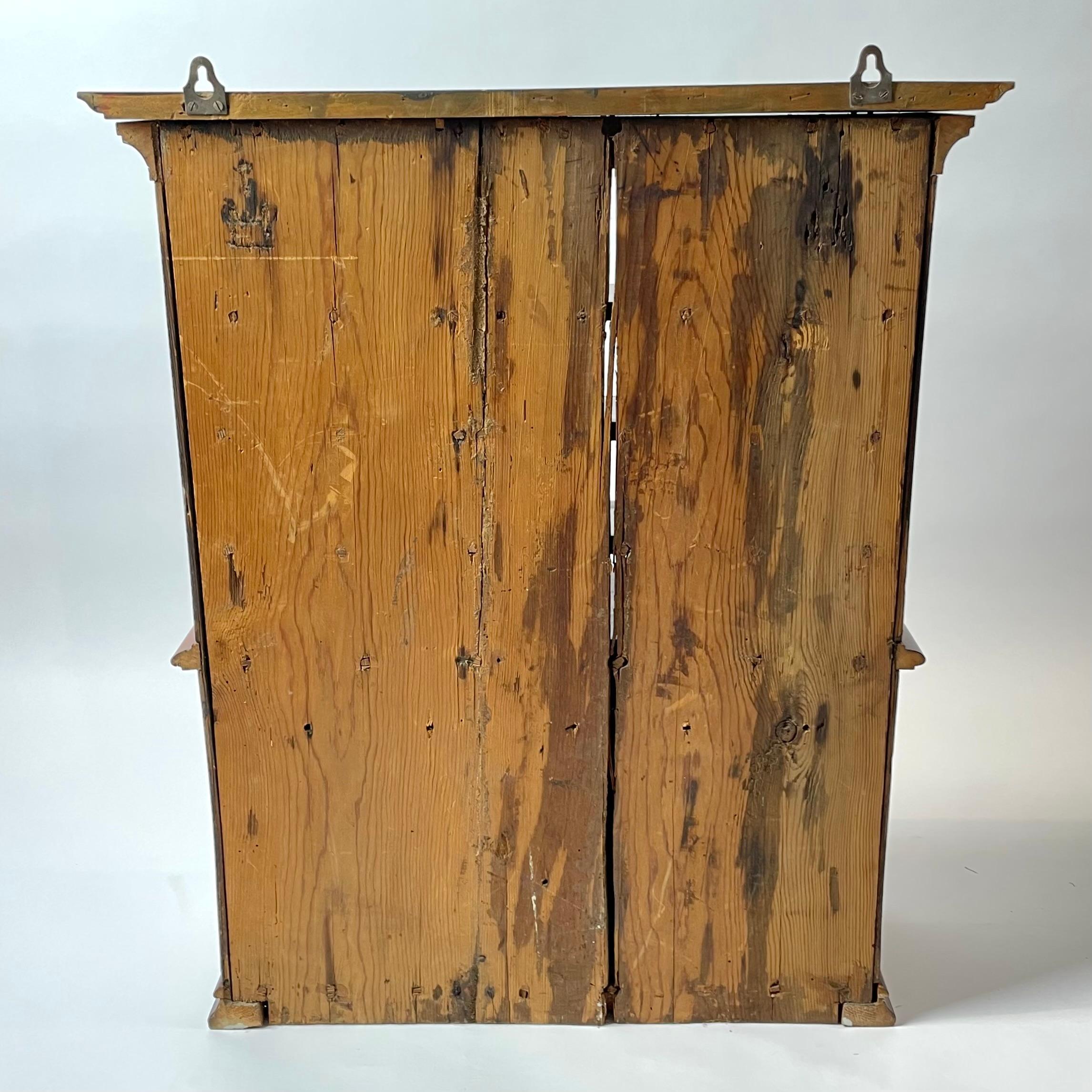 Beautiful Swedish alder root Wall Cabinet from Mid-18th Century For Sale 9