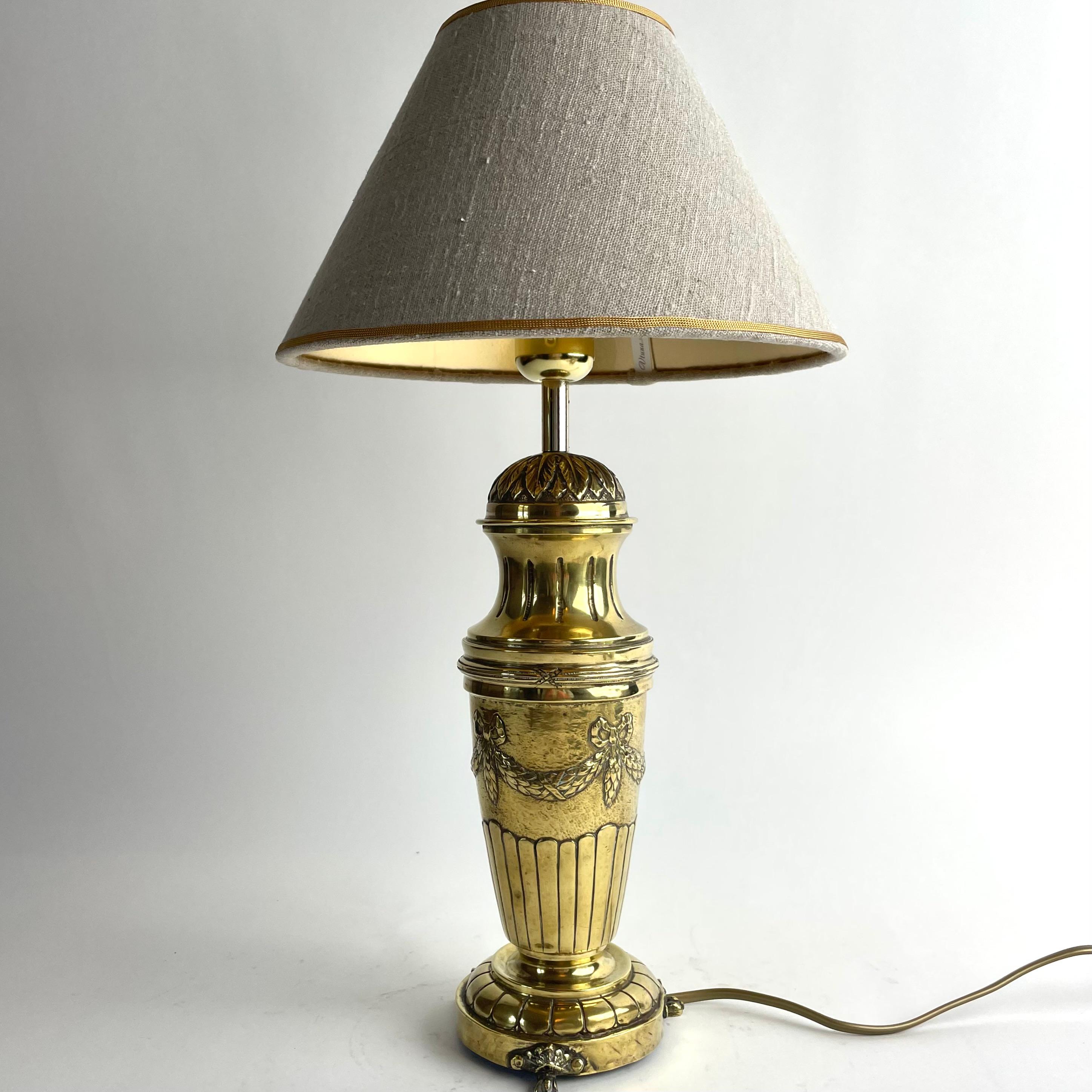 Beautiful Swedish Gustavian Style Brass Table Lamp, Late 19th Century For Sale 1