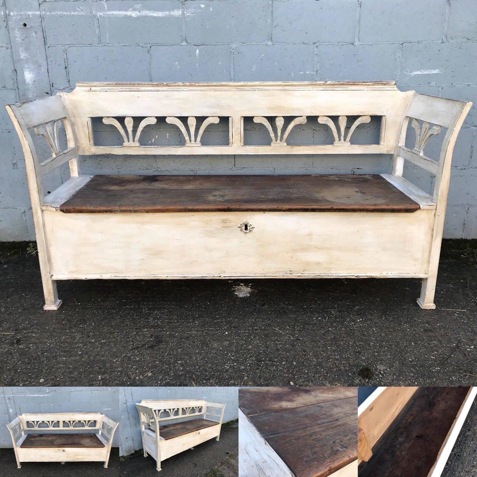 Here we have a lovely storage bench. Great paint work, the seat opens up for use of storing items. Great for shoes, can be used outside.


Dimensions: 187cm long, 55cm deep, 95cm